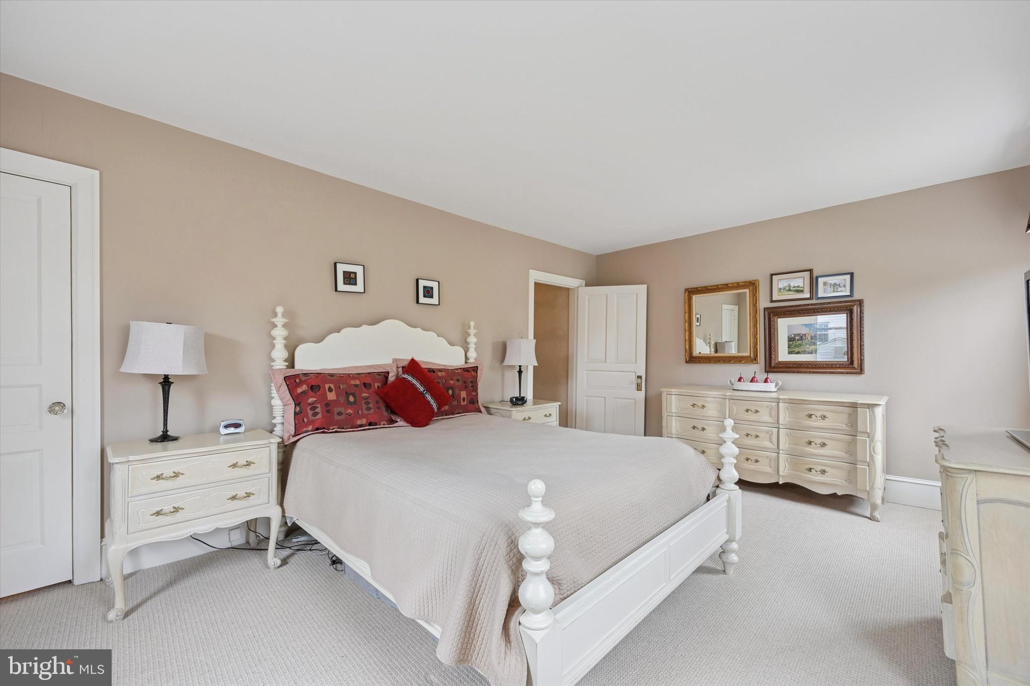 LLANERCH - Residential