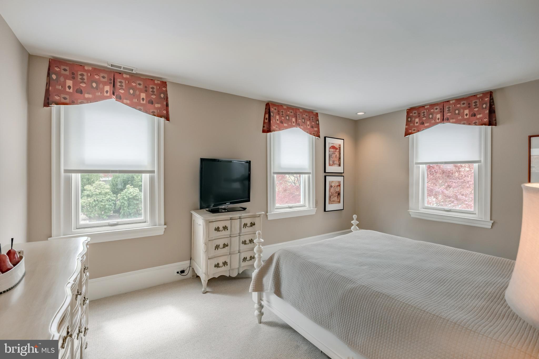 LLANERCH - Residential