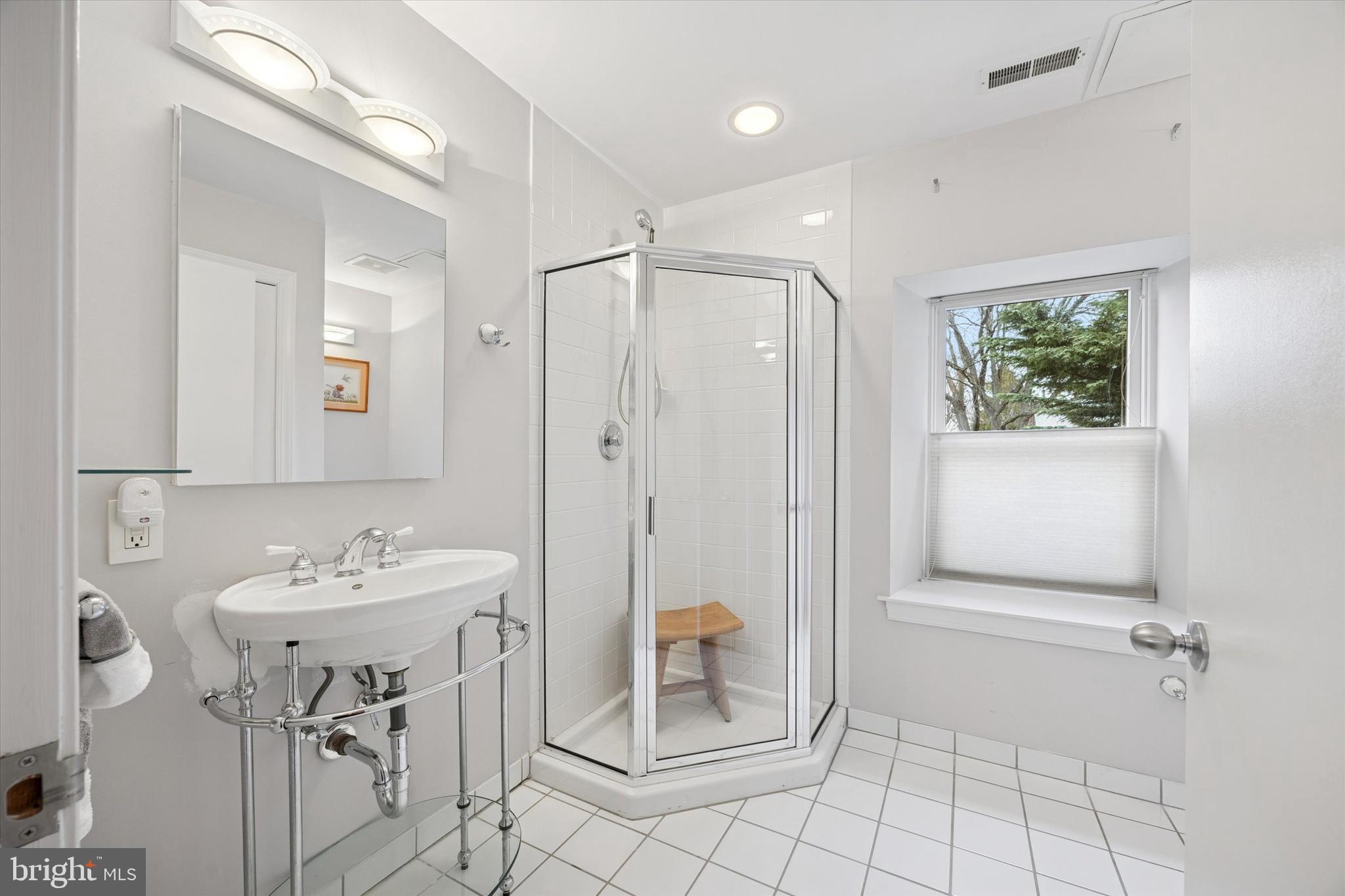 LLANERCH - Residential