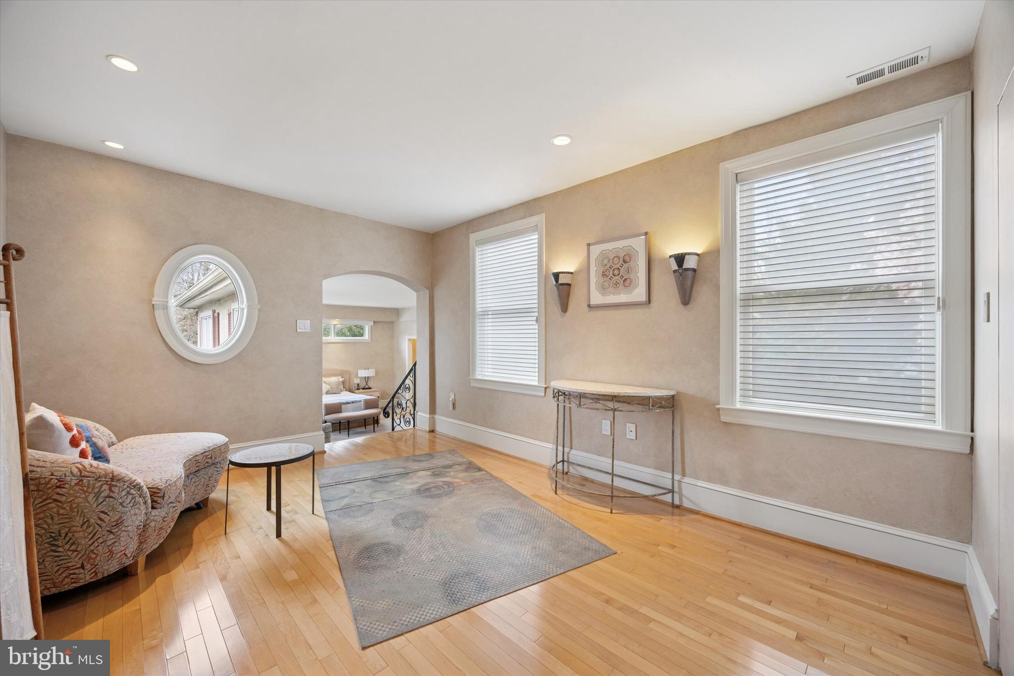 LLANERCH - Residential