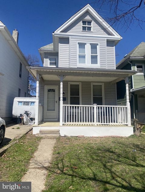 Homes For Sale - 724 E 35th Street<br/> BALTIMORE, MD 21218