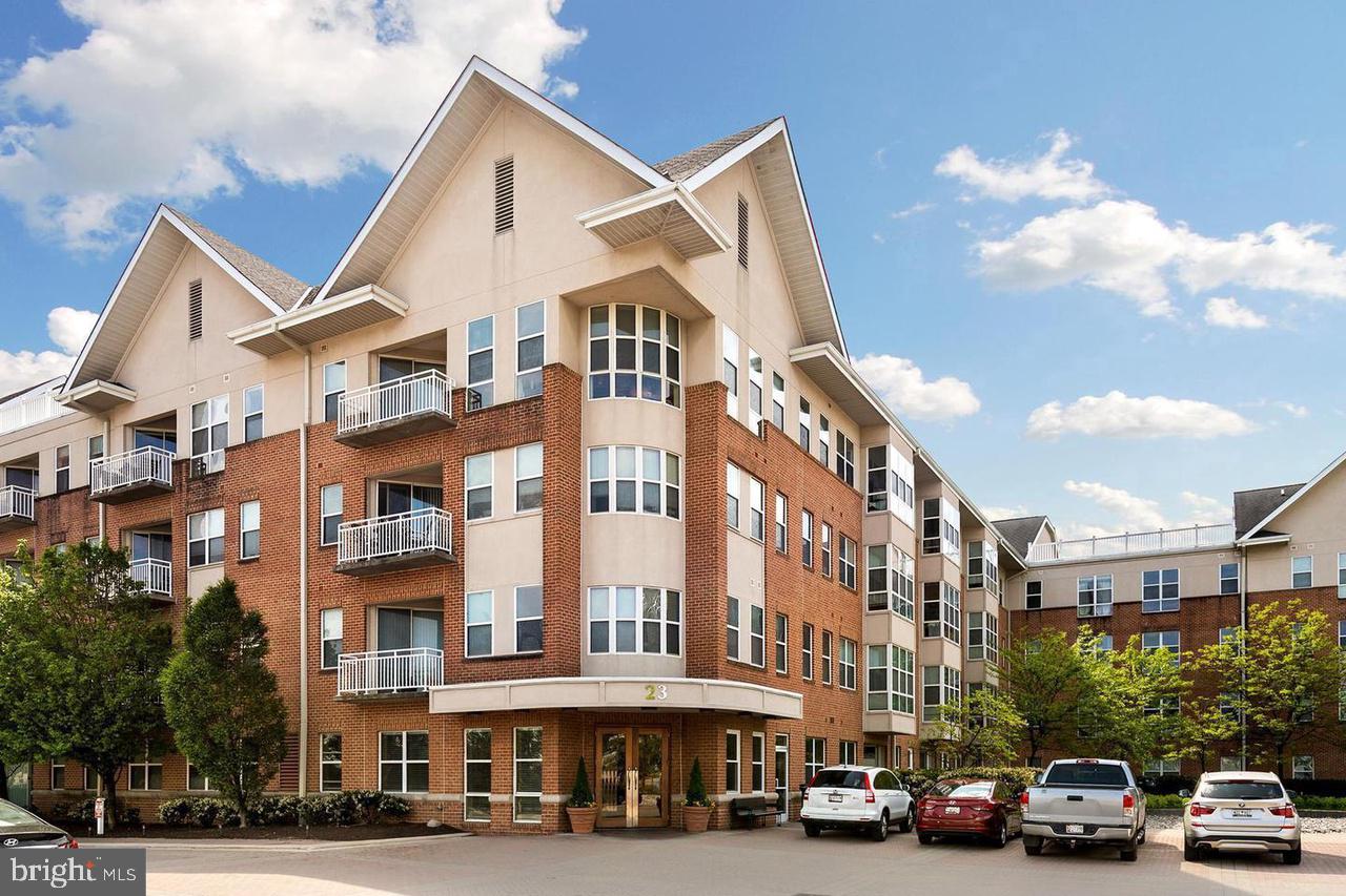 Updated one bedroom/one bathroom condo located in the desirable Pierside at Harborview Community. Granite countertops, updated bathroom, and balcony that looks over water features with view of the Domino Sugar sign! Open concept floor plan, bathroom accessible from main room and bedroom. Building is located steps from the Marina and comes with plenty of amenities including a stunning community pool, exercise room and on site management with 24 hr. security. One PARKING space is included in the covered garage. Enjoy onsite restaurant and patio at Tabrizis and the famous DiPasquale's deli. In distance to the local shops, Baltimore nightlife, water taxis, and convenience to 1-95 and the BWI Airport.