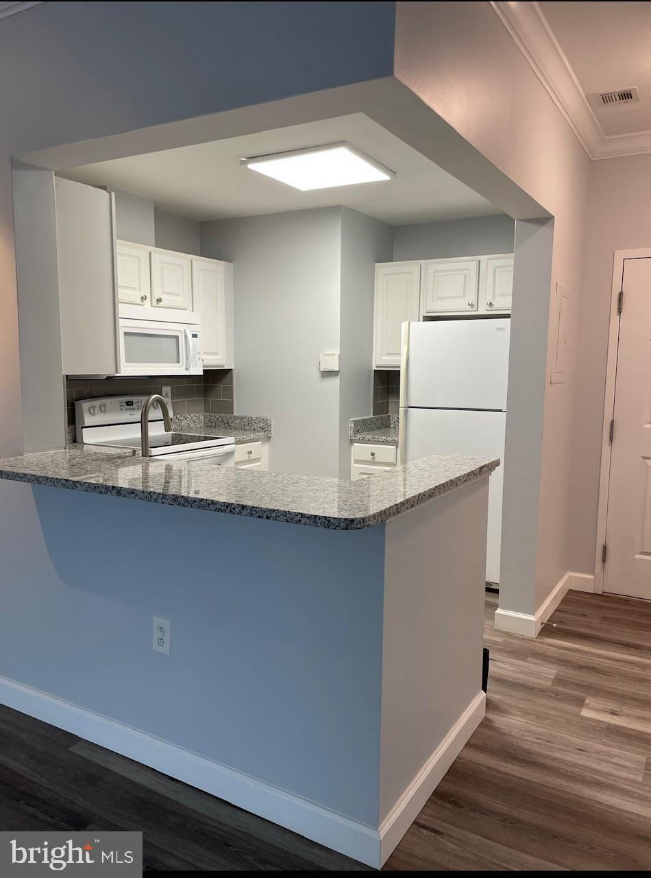 PIERSIDE AT HARBORVIEW - Residential Lease