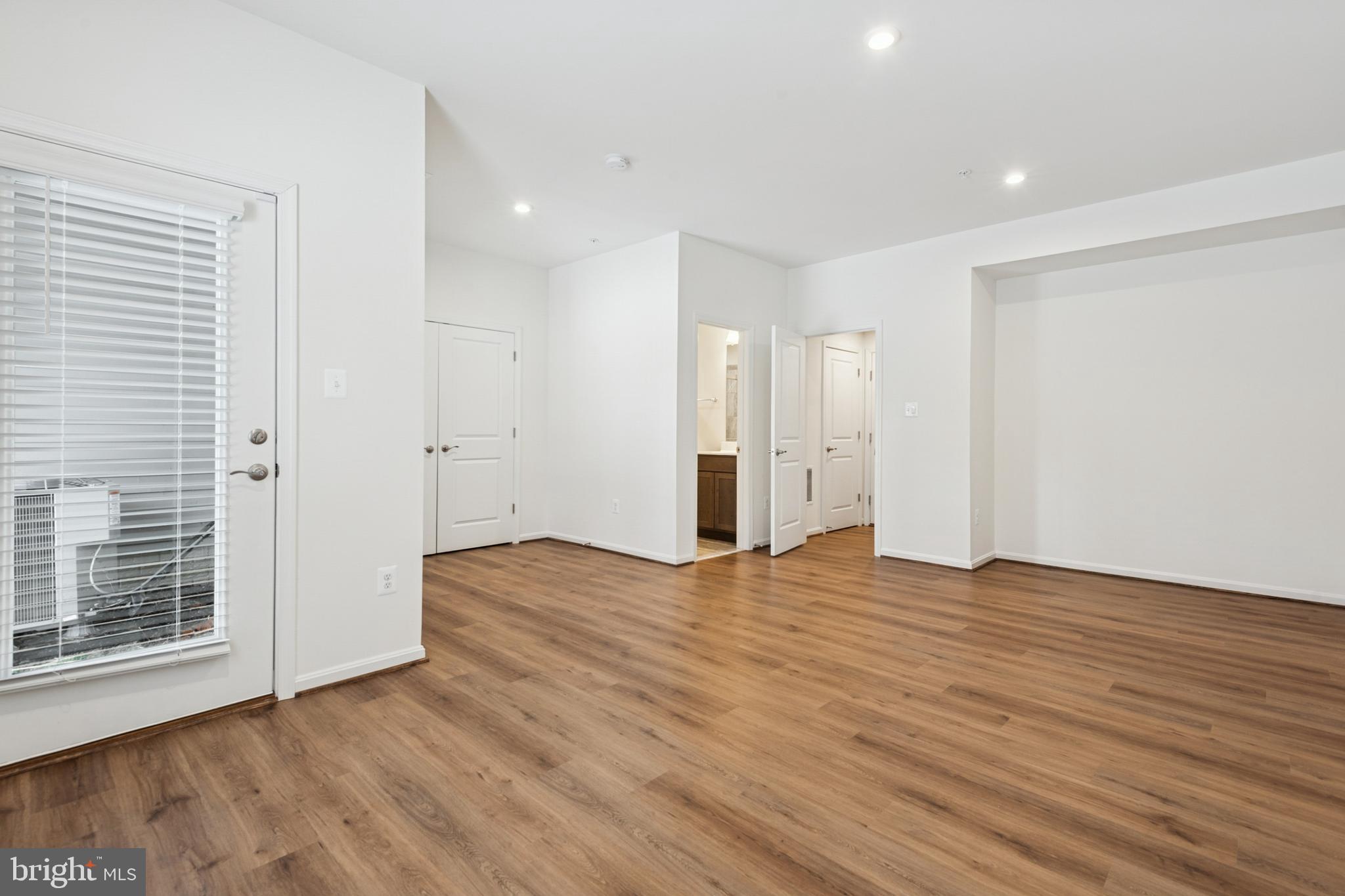 WOLF RUN LANE - Residential