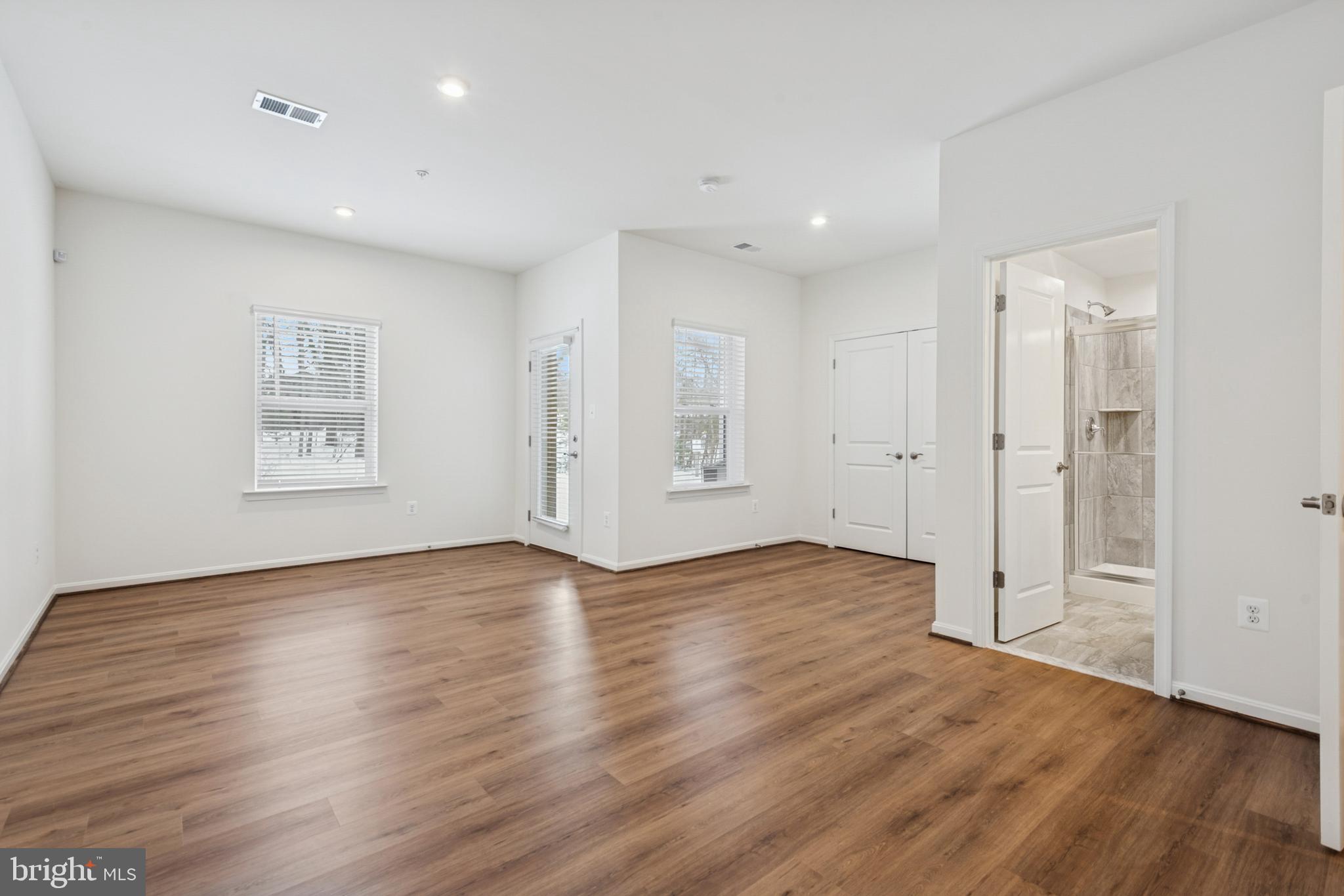 WOLF RUN LANE - Residential