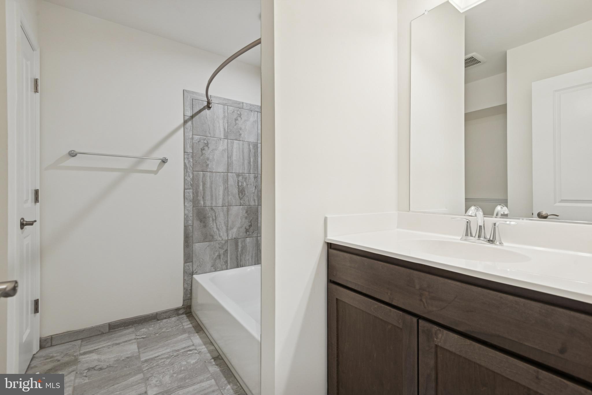 WOLF RUN LANE - Residential