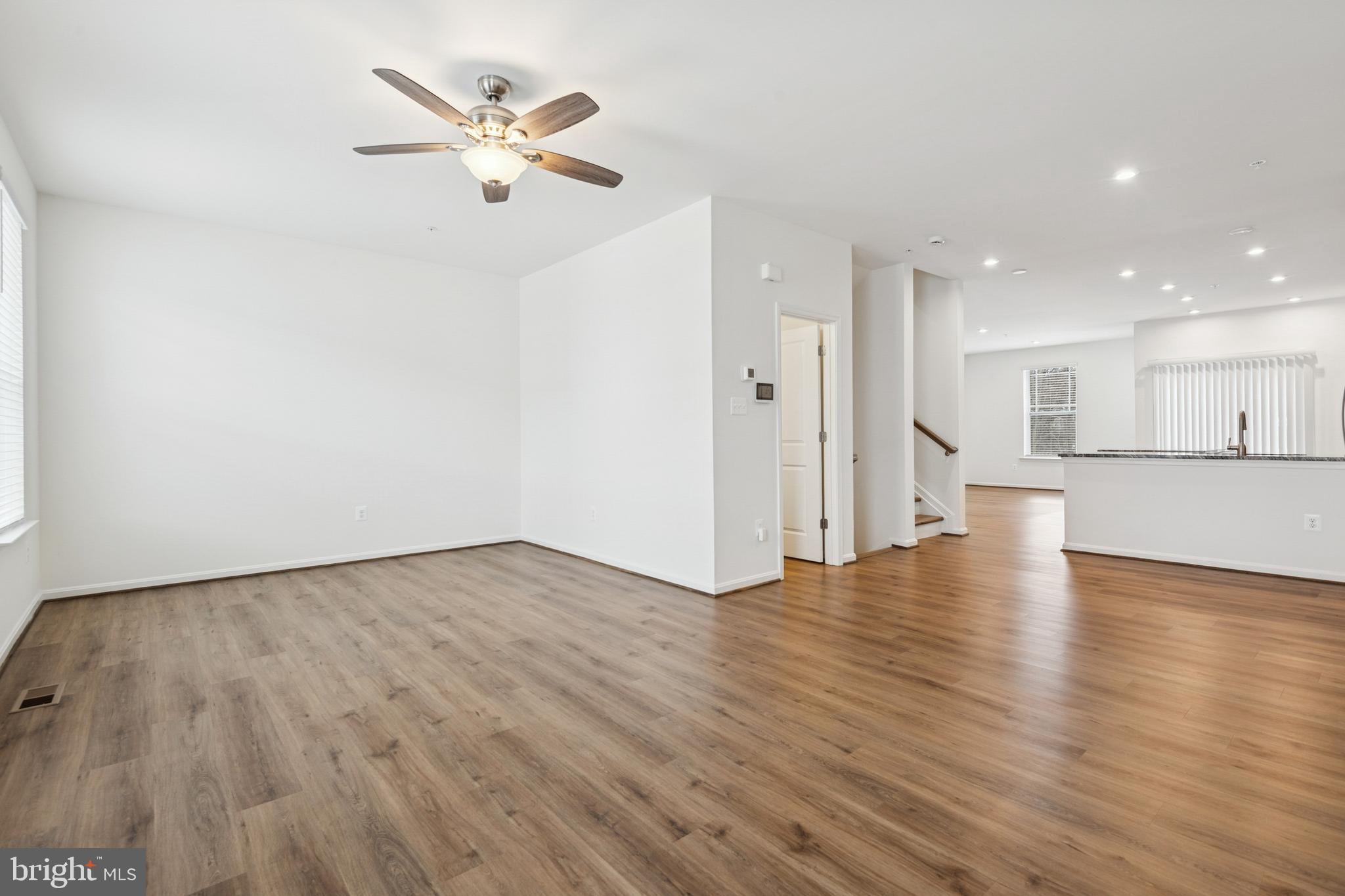 WOLF RUN LANE - Residential