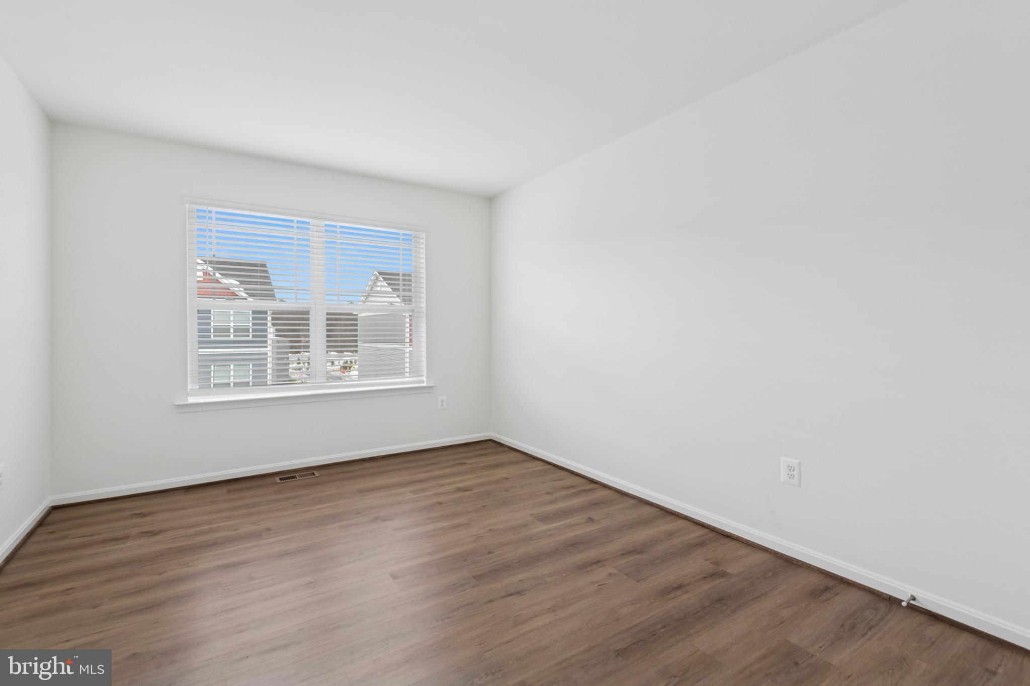 WOLF RUN LANE - Residential