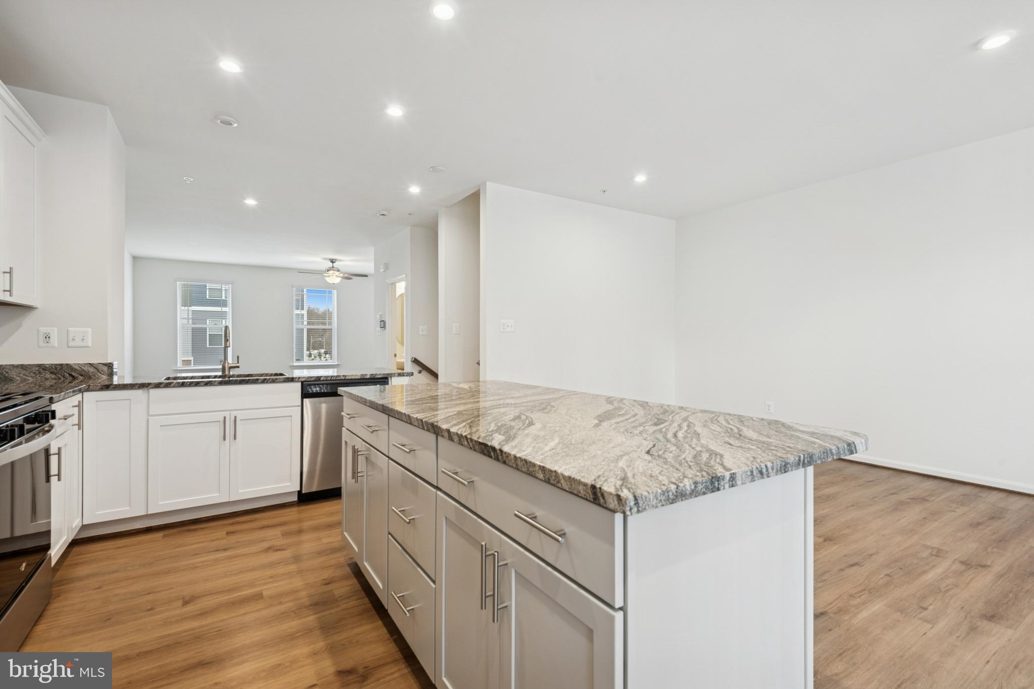 WOLF RUN LANE - Residential