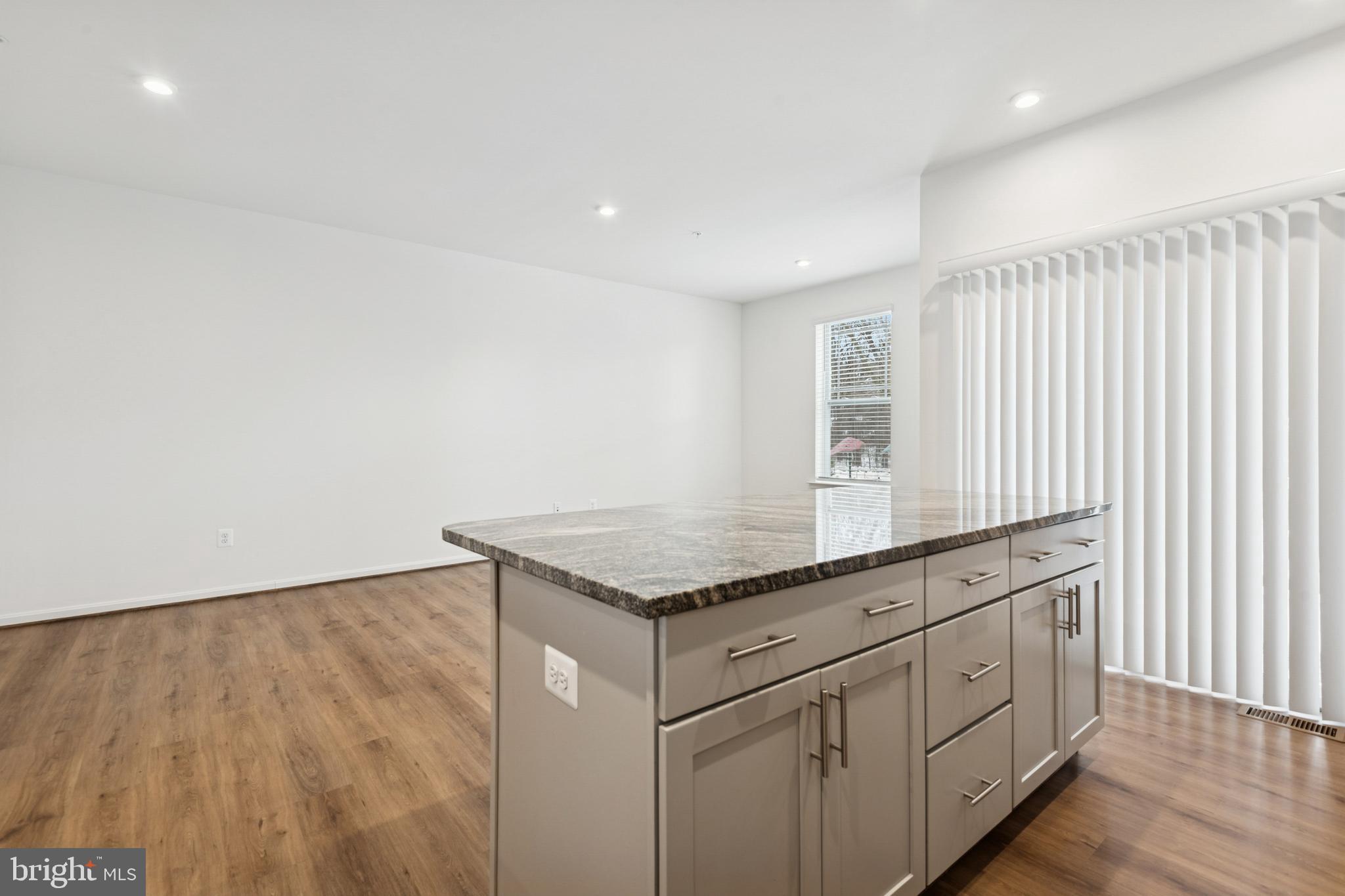 WOLF RUN LANE - Residential