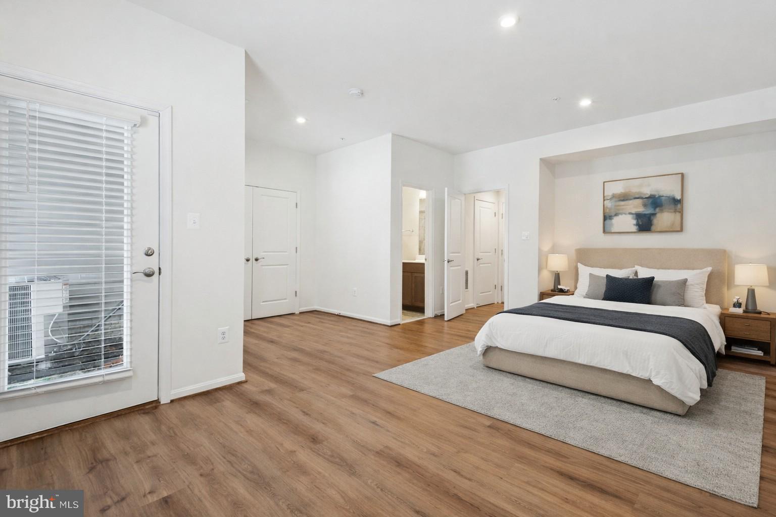 WOLF RUN LANE - Residential