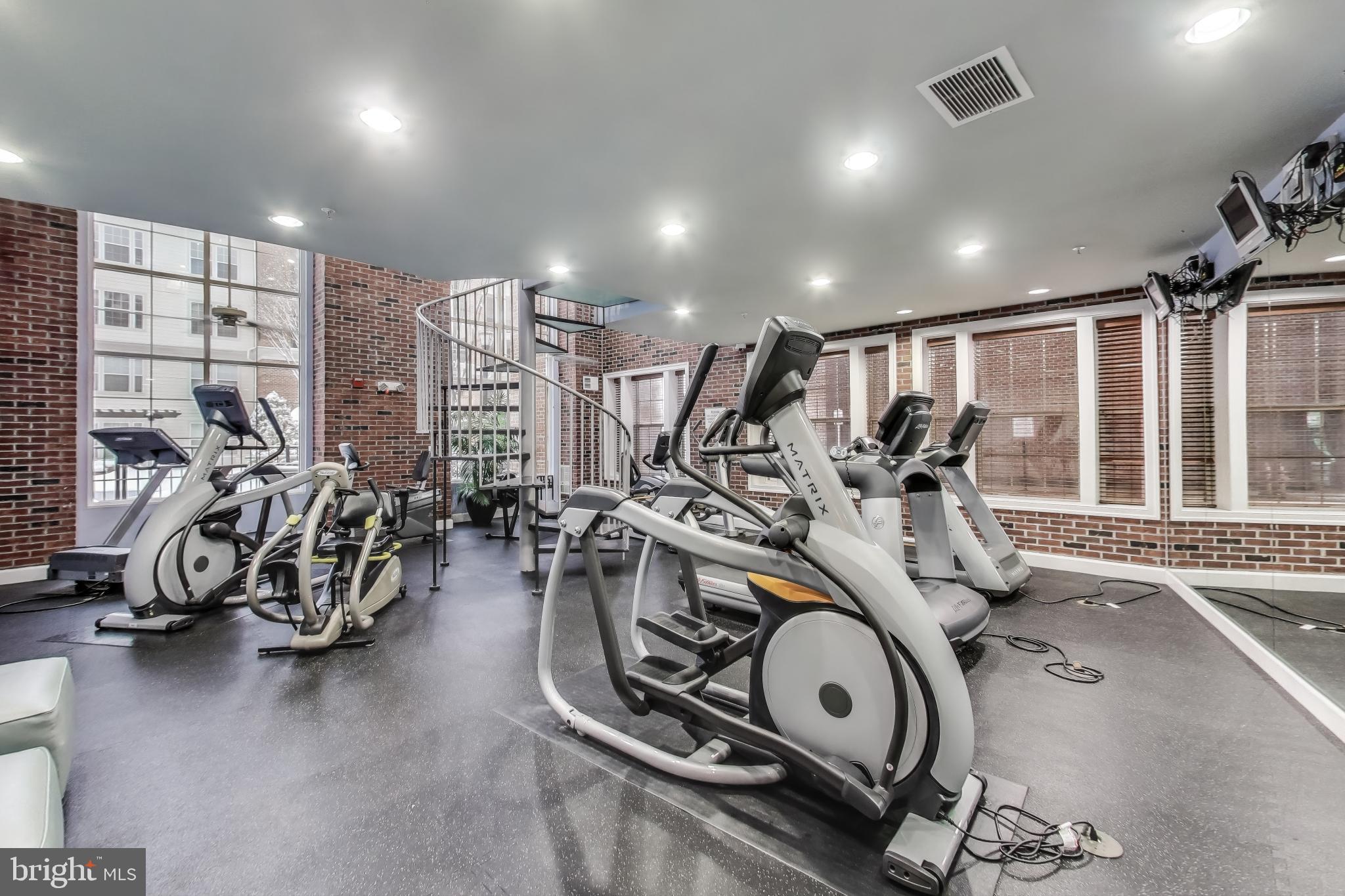 COLONNADE AT KENTLANDS - Residential Lease