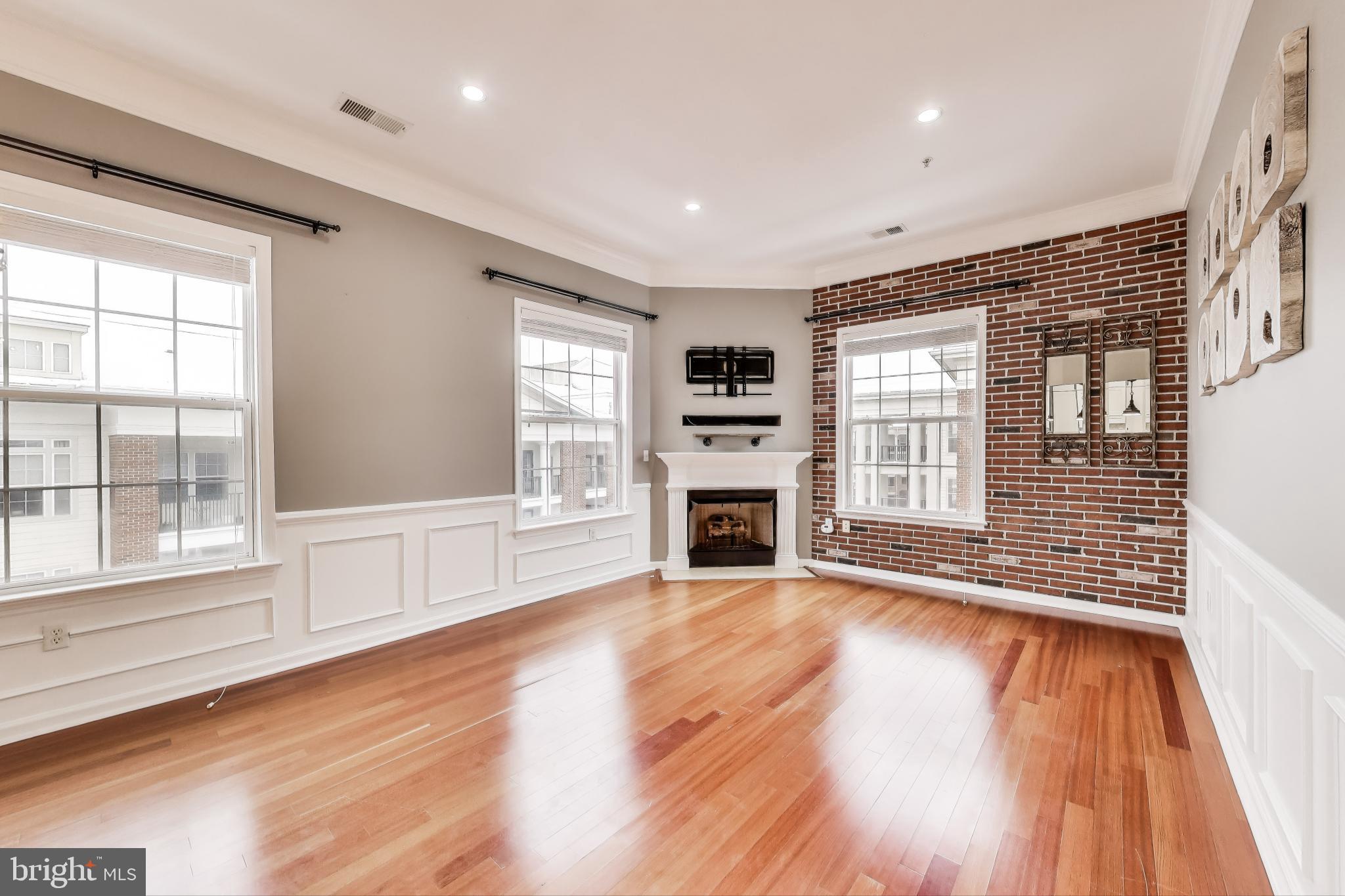 COLONNADE AT KENTLANDS - Residential Lease