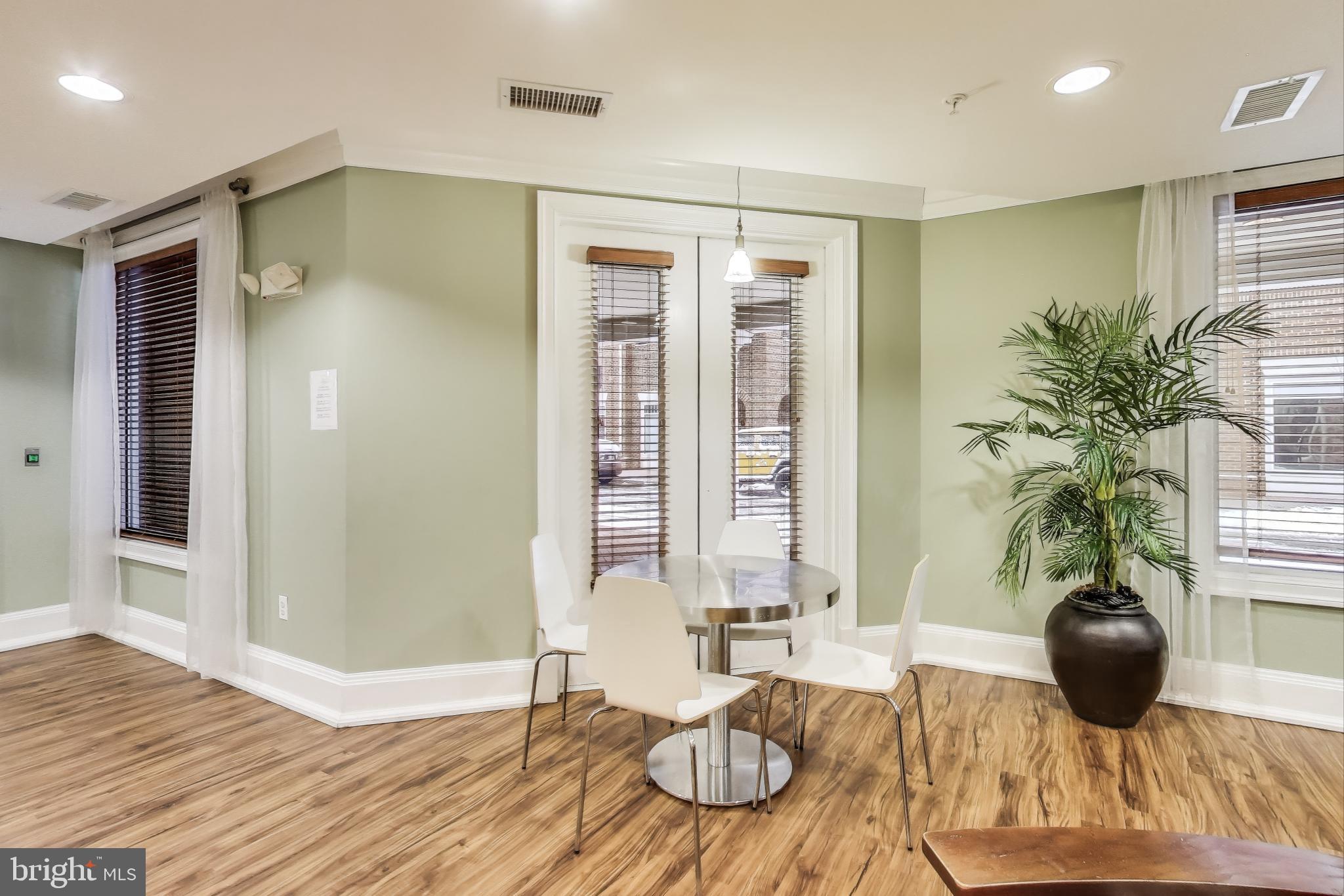 COLONNADE AT KENTLANDS - Residential Lease