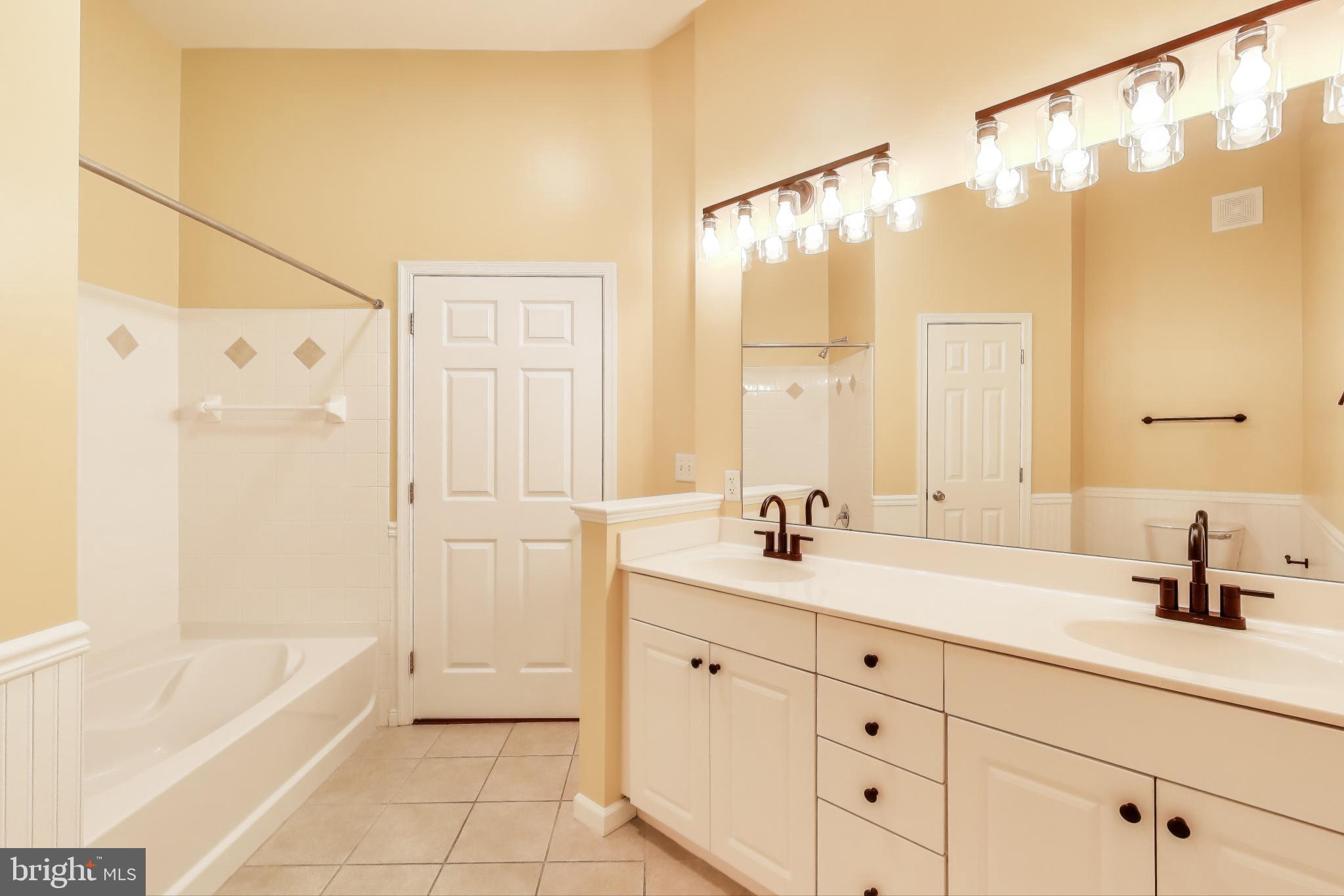 COLONNADE AT KENTLANDS - Residential Lease