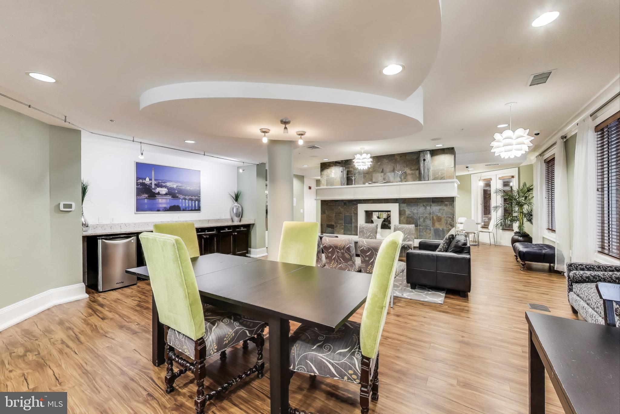 COLONNADE AT KENTLANDS - Residential Lease