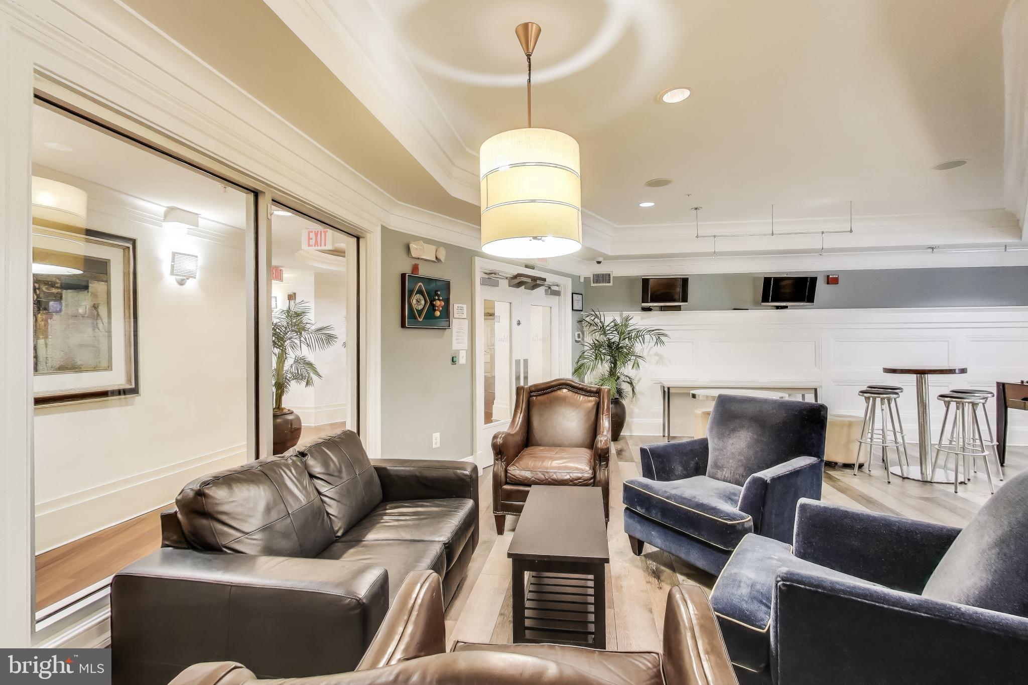 COLONNADE AT KENTLANDS - Residential Lease