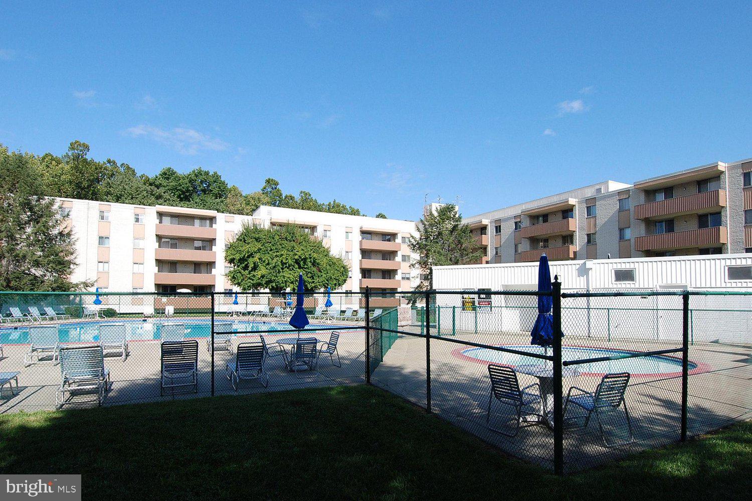 LAKESIDE TERRACE - Residential