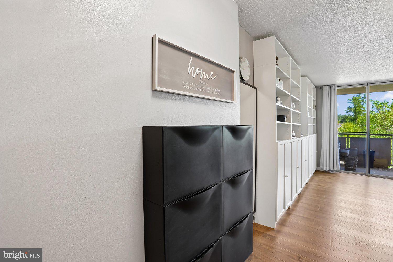 LAKESIDE TERRACE - Residential