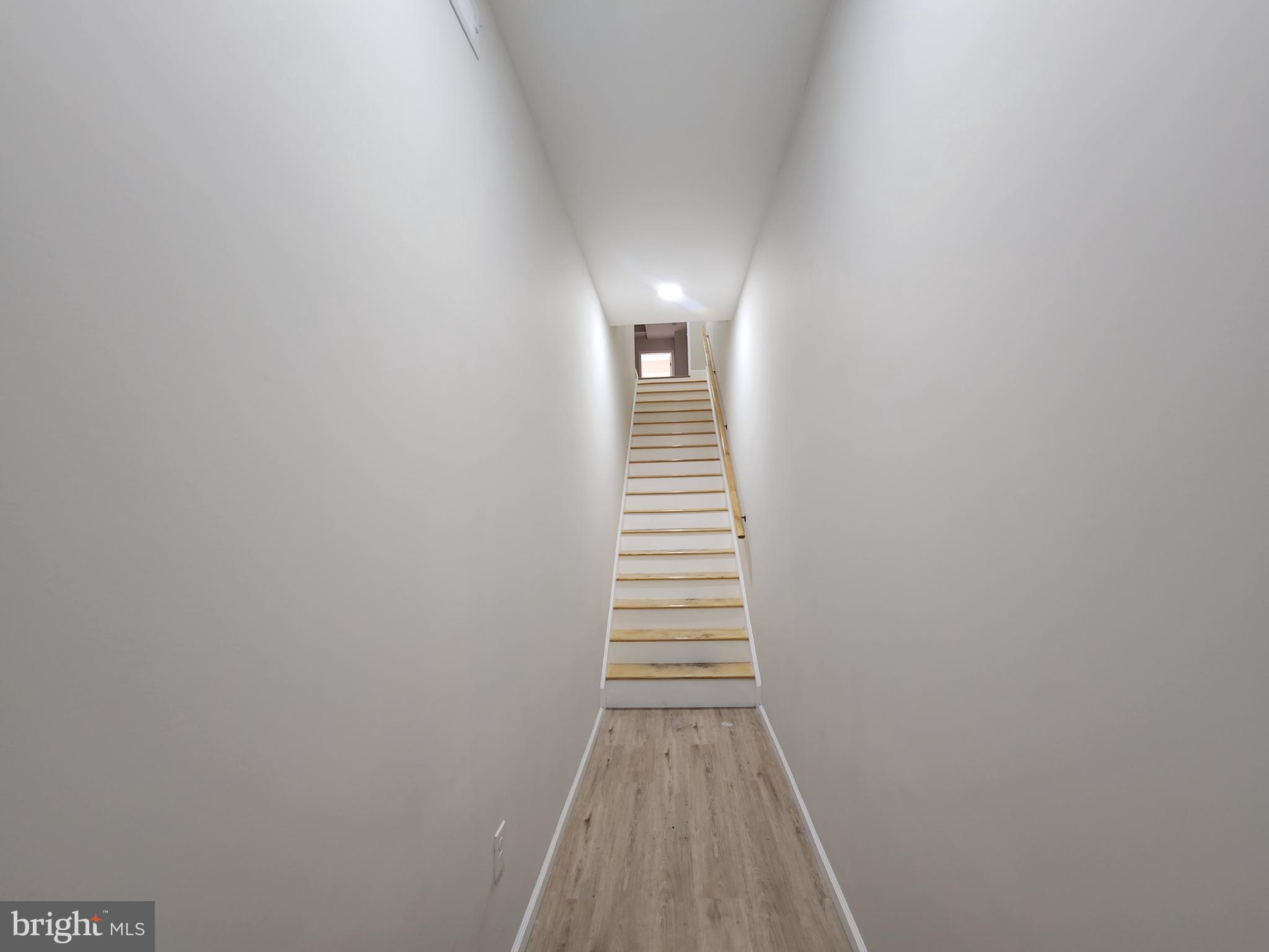 MIDDLE EAST - Commercial Sale