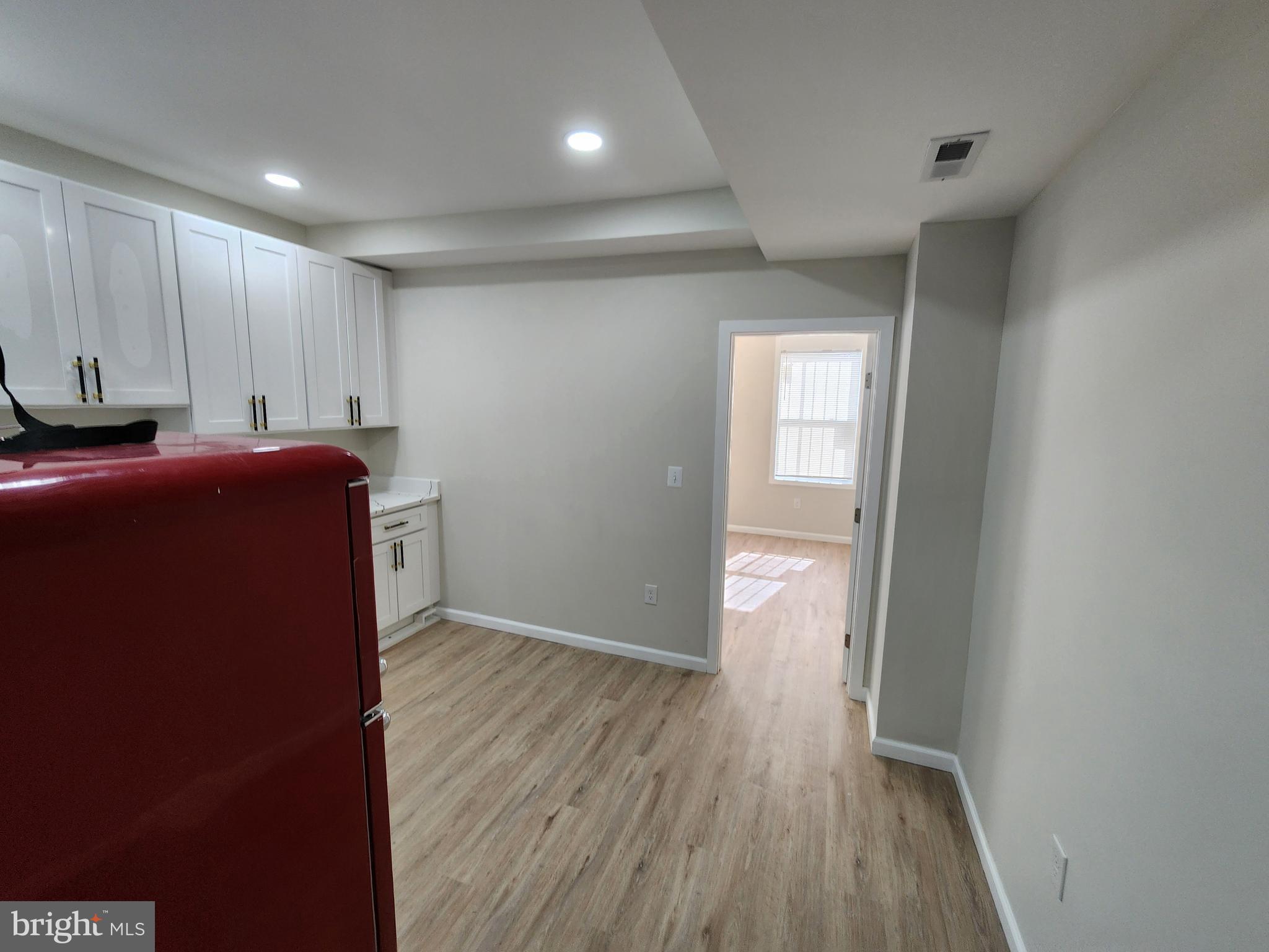 MIDDLE EAST - Commercial Sale