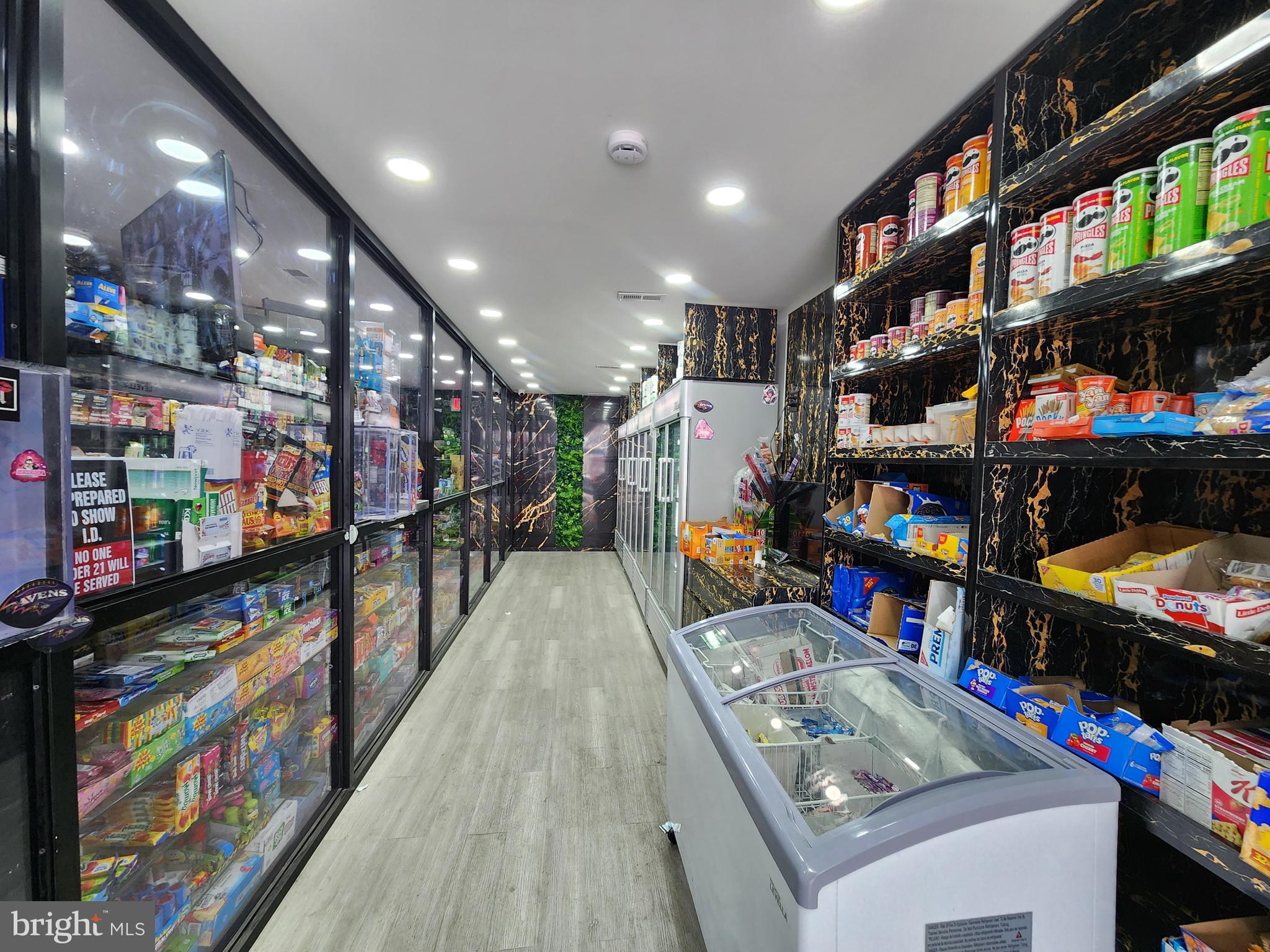 MIDDLE EAST - Commercial Sale