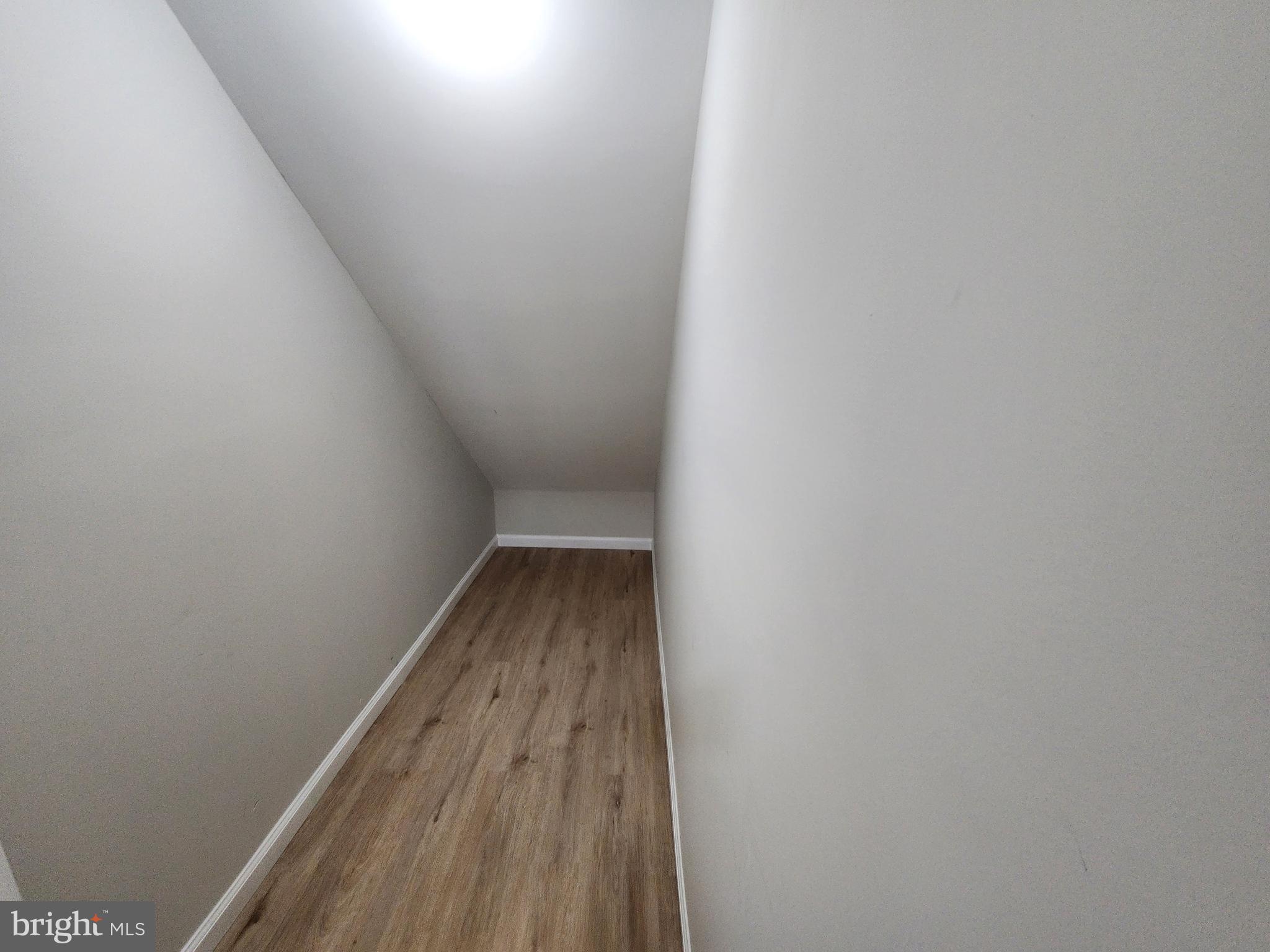 MIDDLE EAST - Commercial Sale