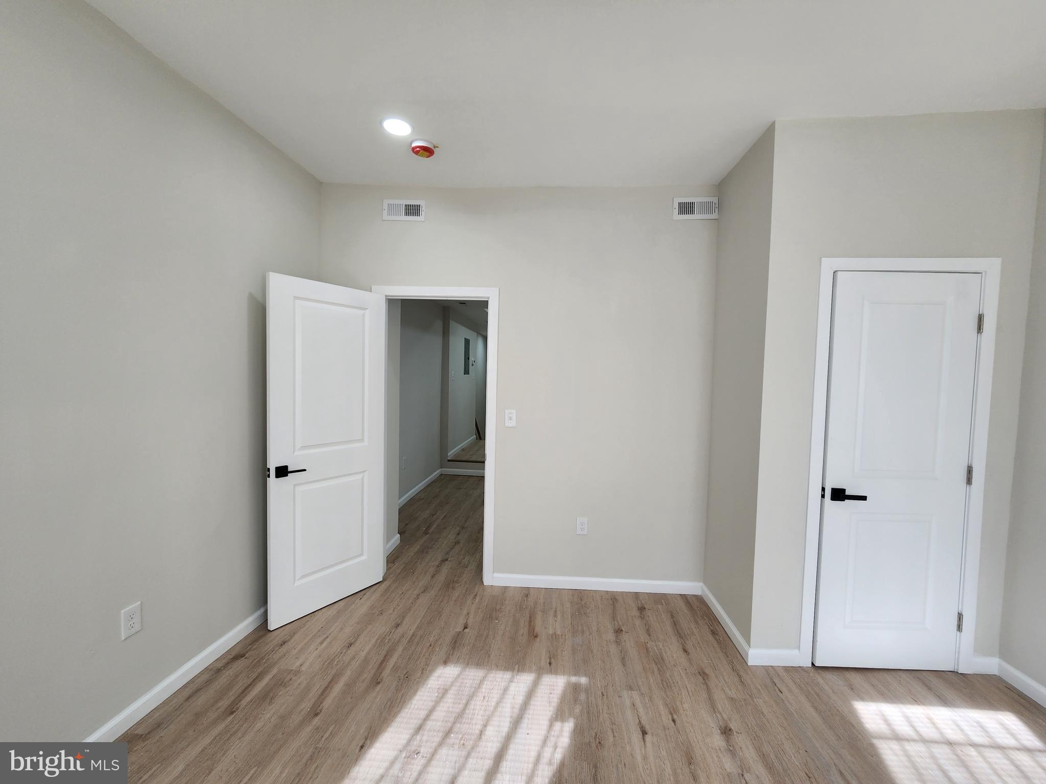 MIDDLE EAST - Commercial Sale