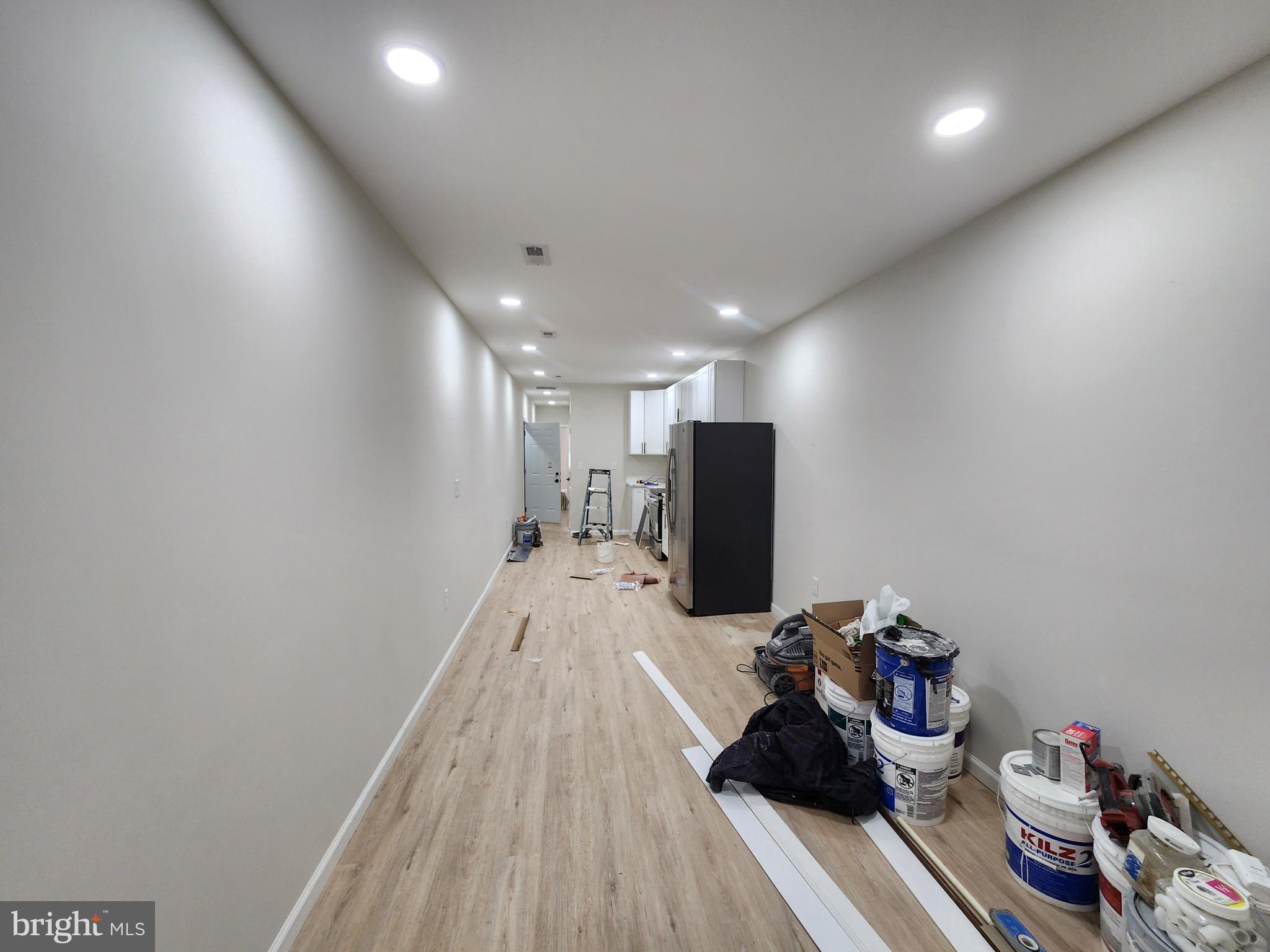 MIDDLE EAST - Commercial Sale