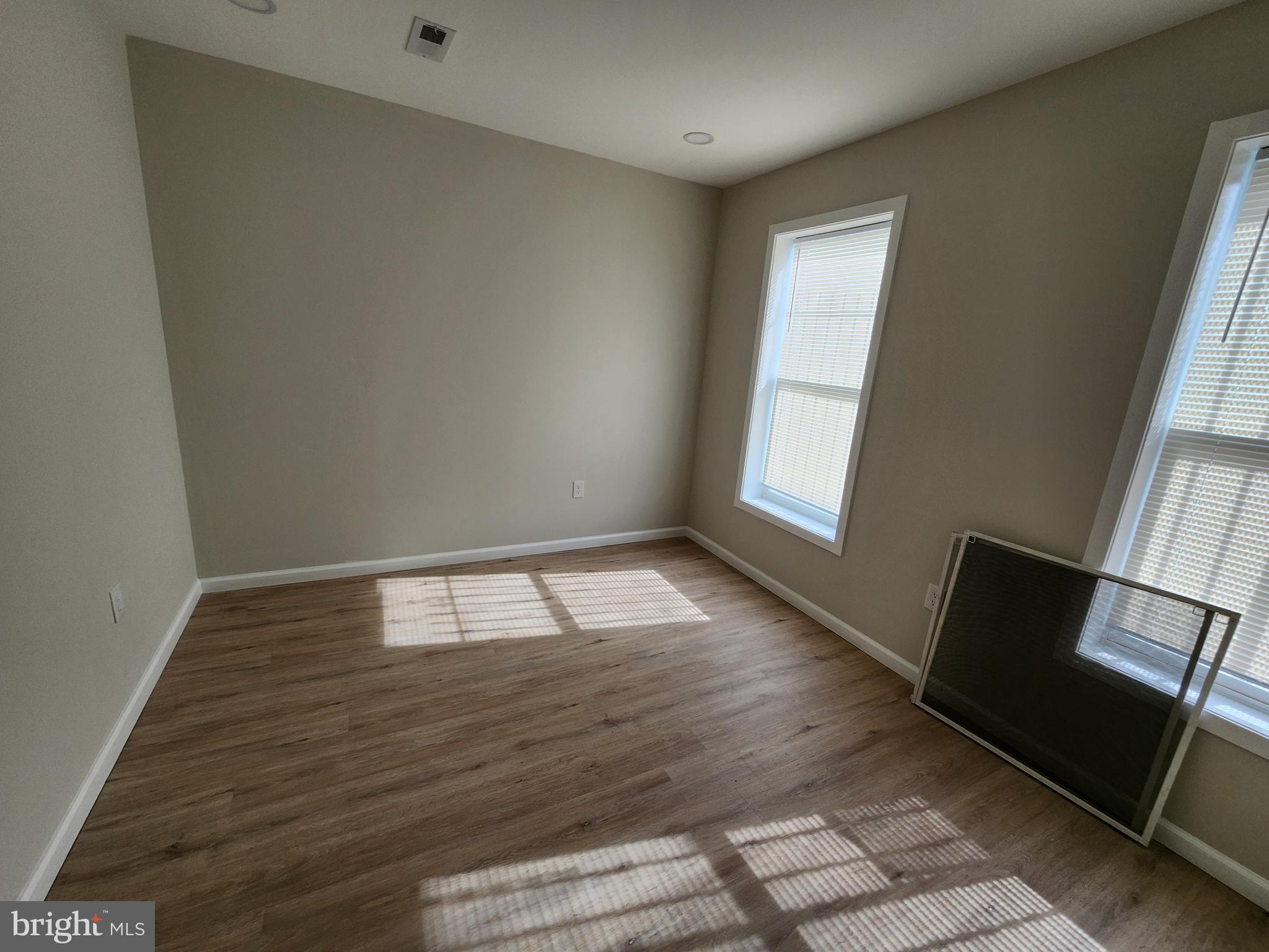 MIDDLE EAST - Commercial Sale