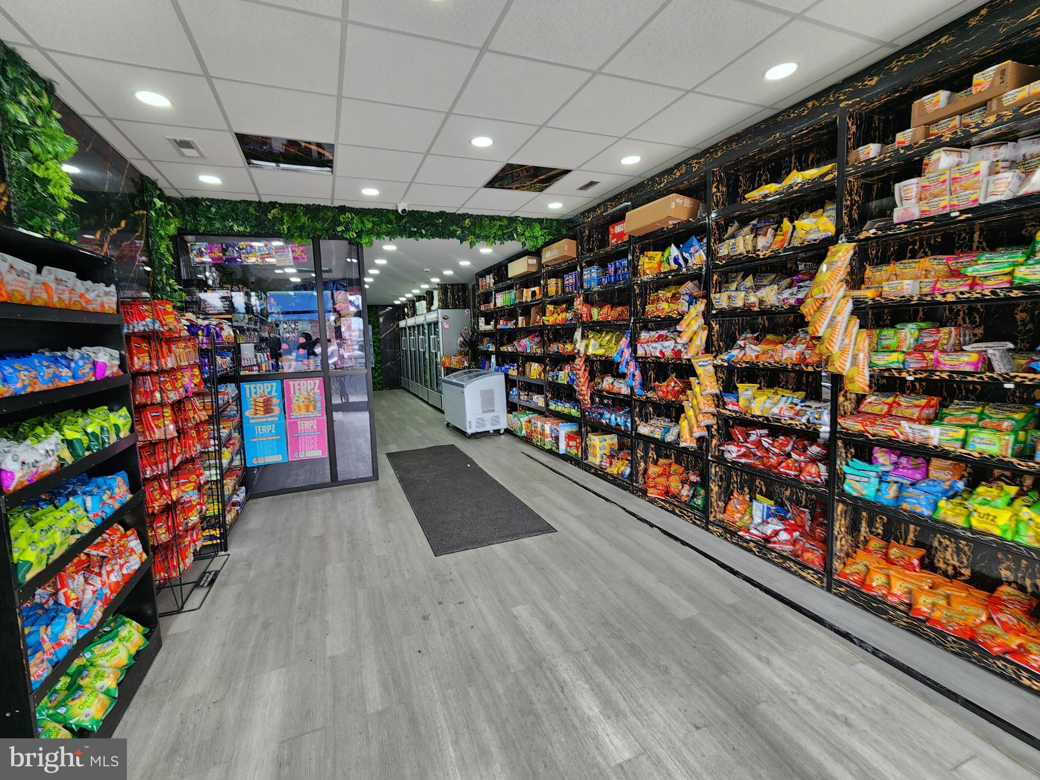 MIDDLE EAST - Commercial Sale