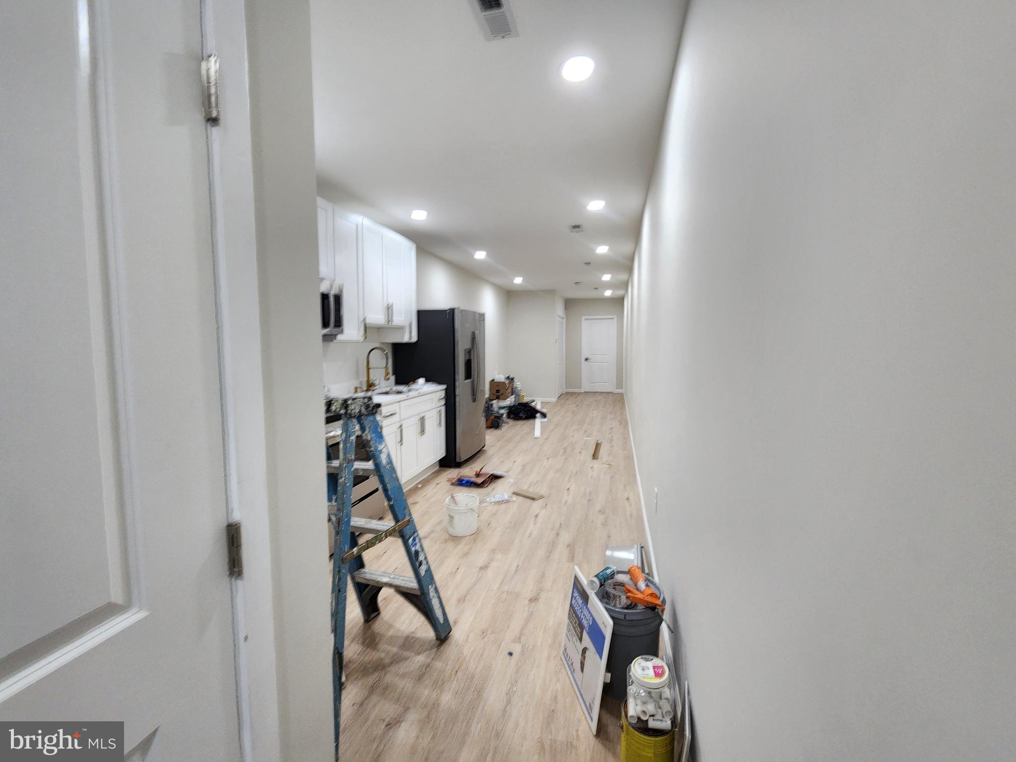 MIDDLE EAST - Commercial Sale