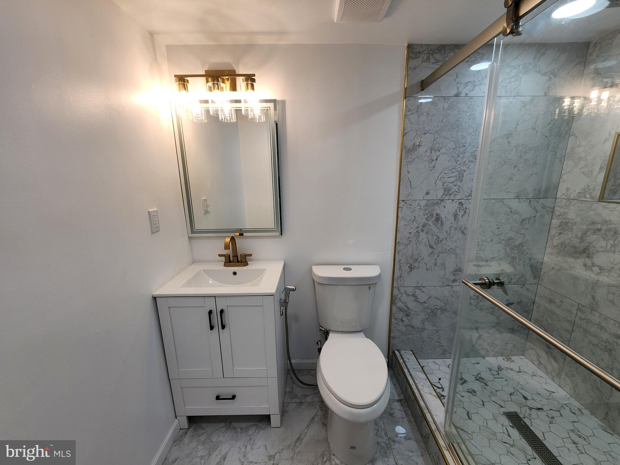 MIDDLE EAST - Commercial Sale