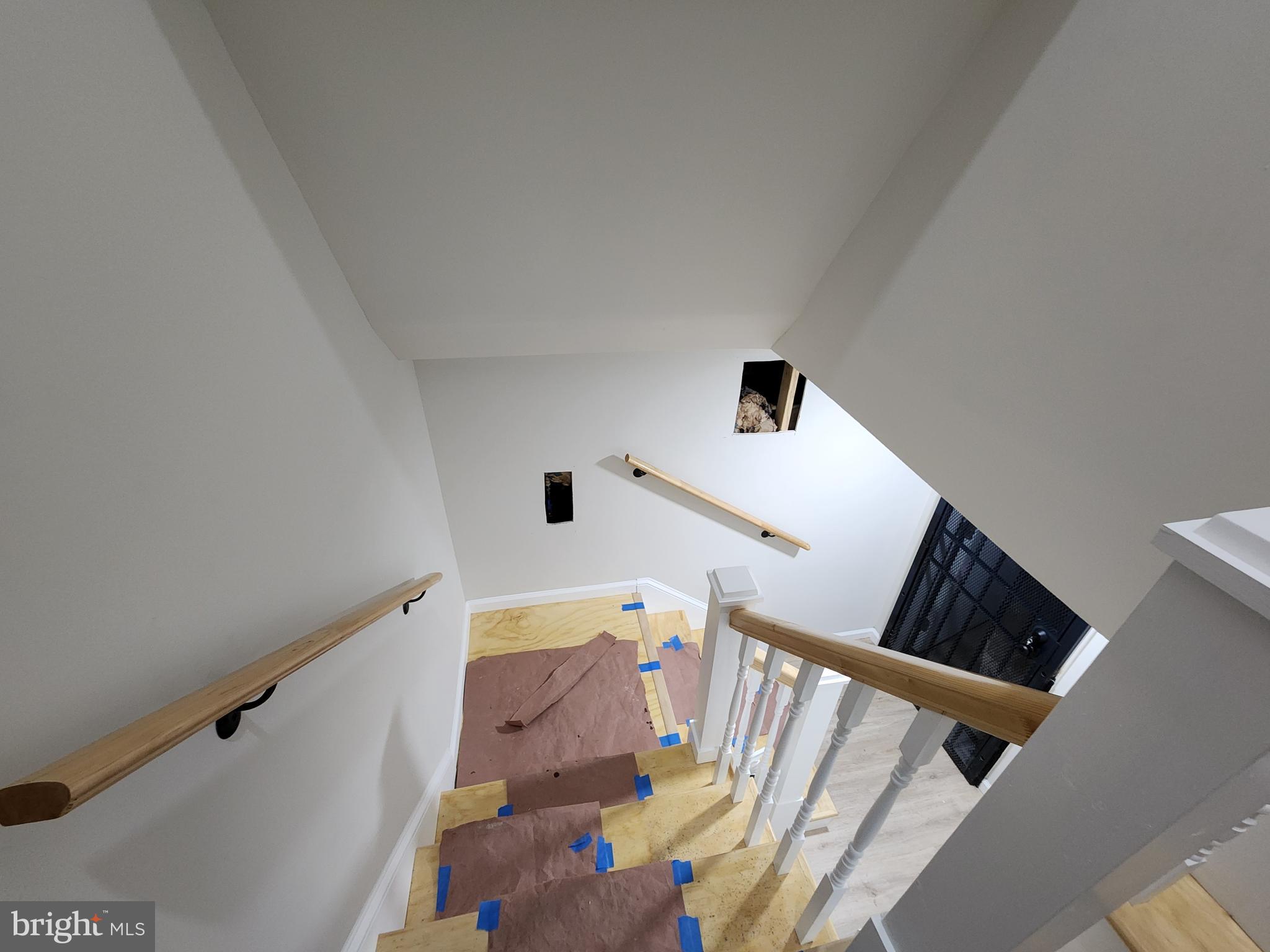 MIDDLE EAST - Commercial Sale