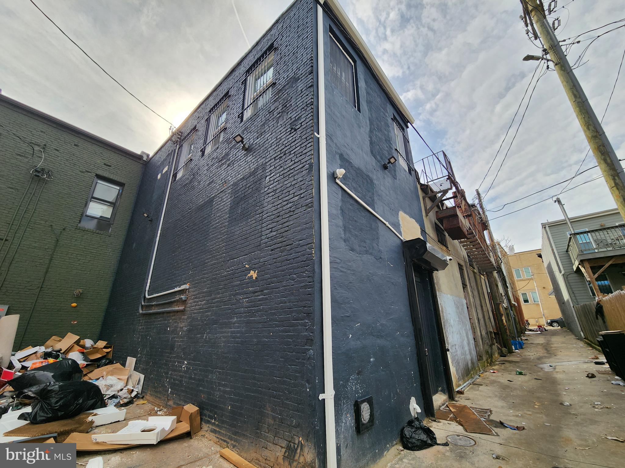 MIDDLE EAST - Commercial Sale