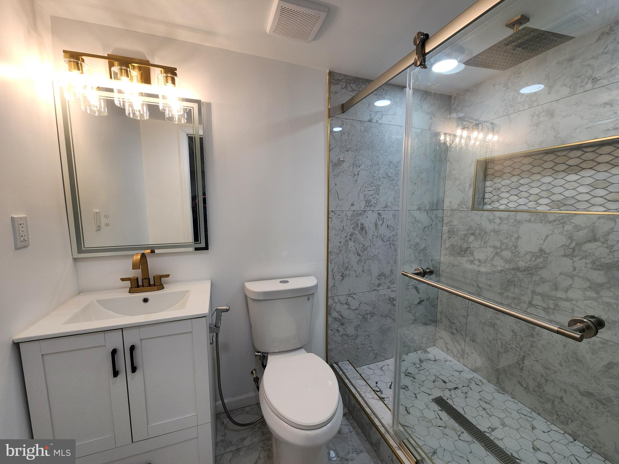 MIDDLE EAST - Commercial Sale