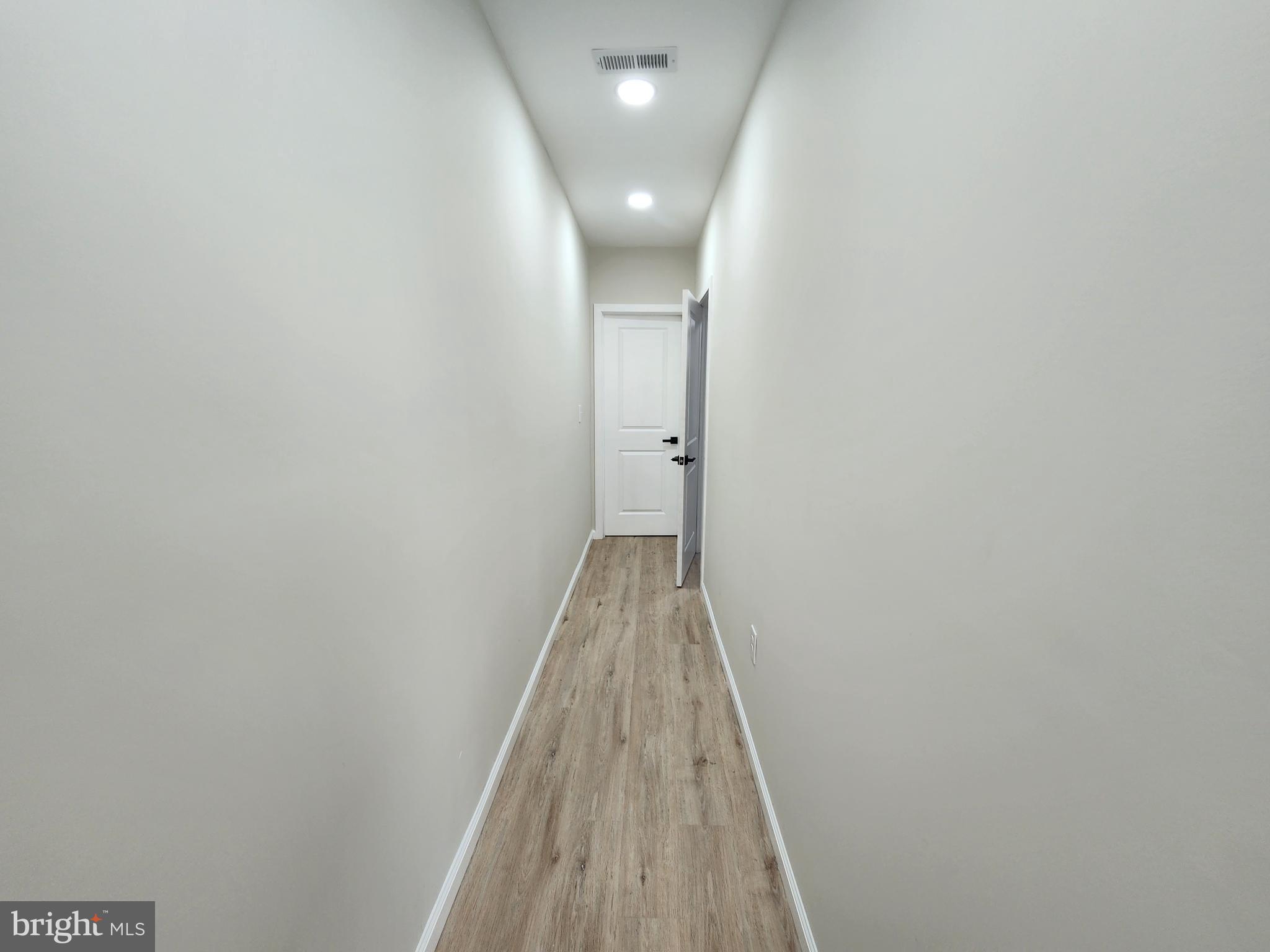 MIDDLE EAST - Commercial Sale