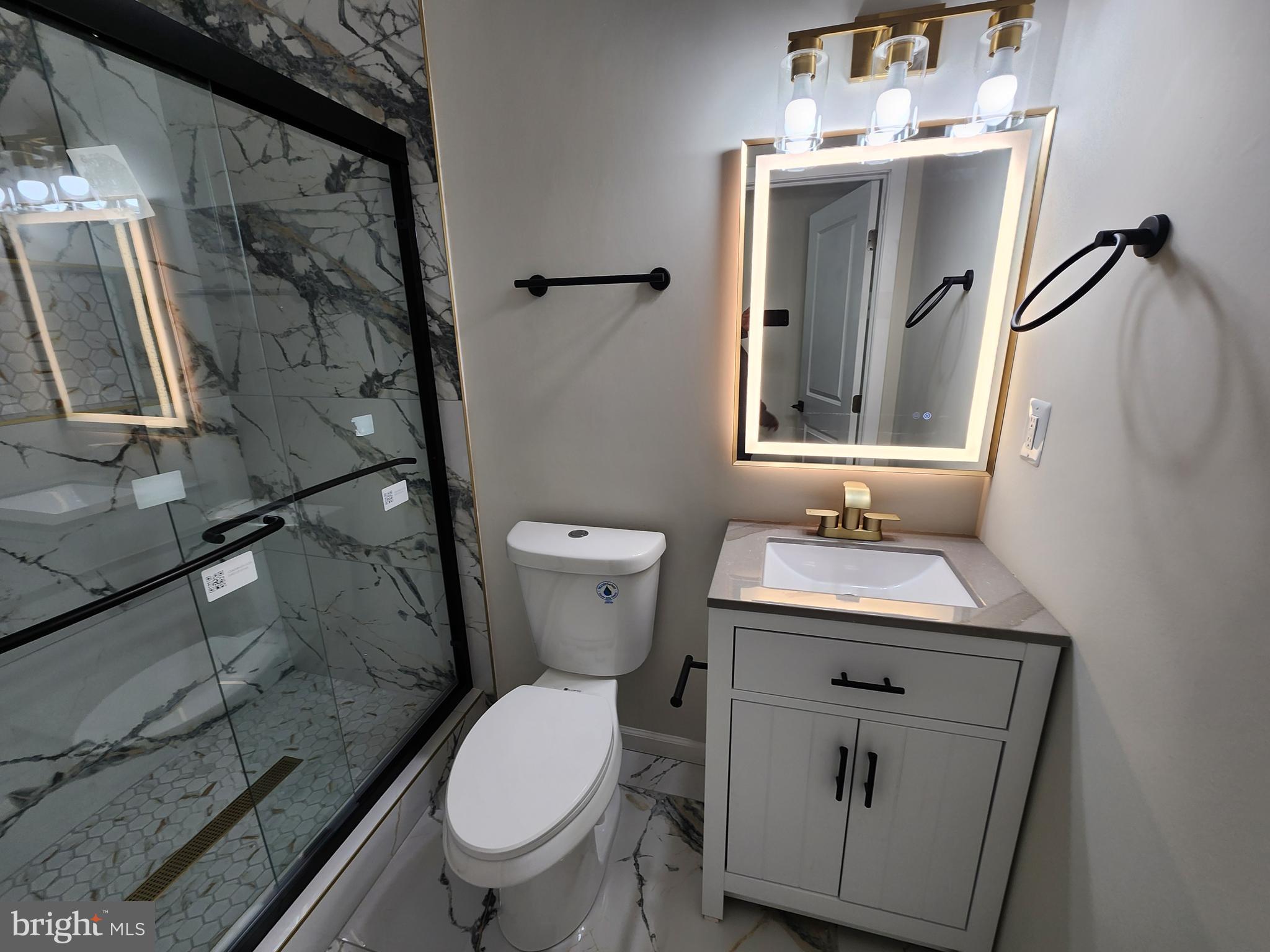 MIDDLE EAST - Commercial Sale