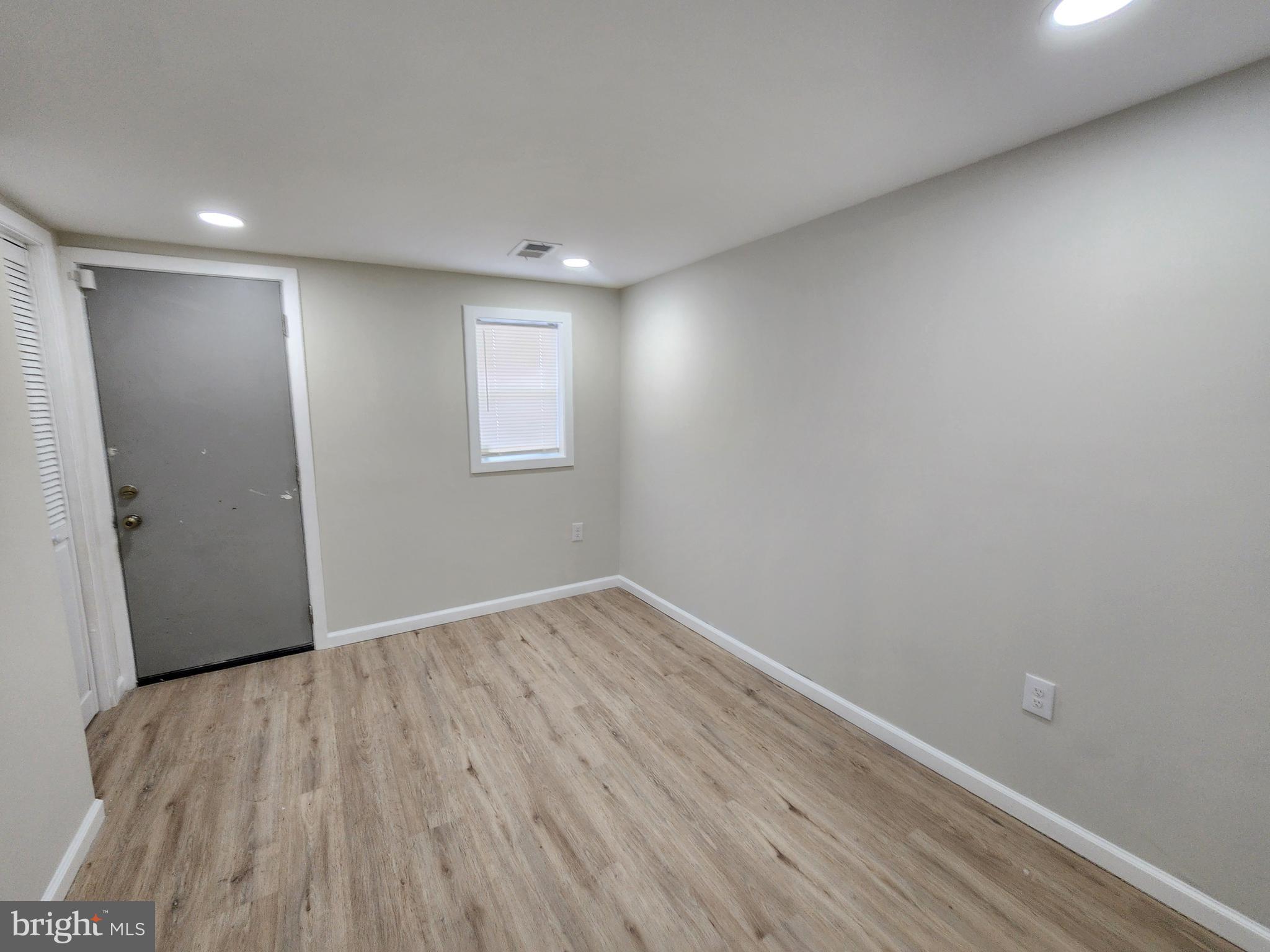 MIDDLE EAST - Commercial Sale