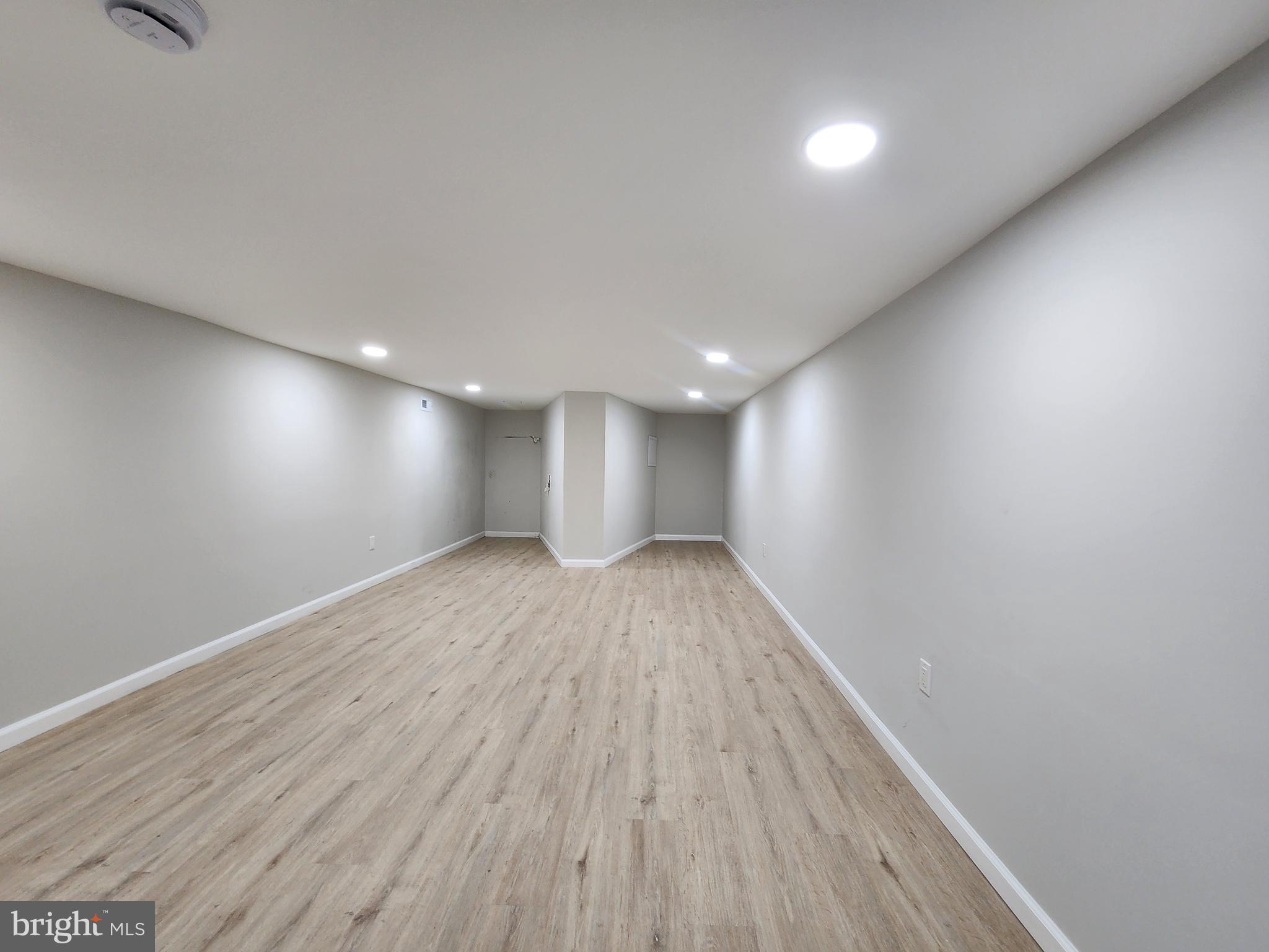 MIDDLE EAST - Commercial Sale