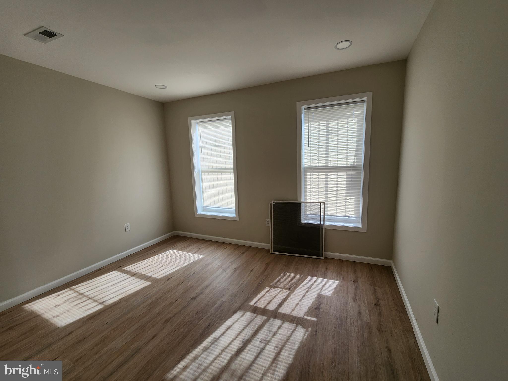 MIDDLE EAST - Commercial Sale