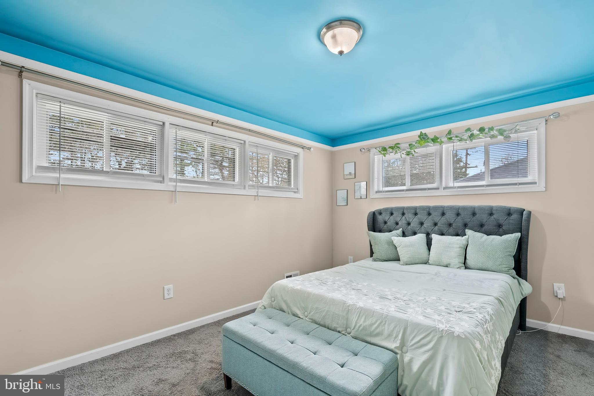 WILLIAMSBURG - Residential