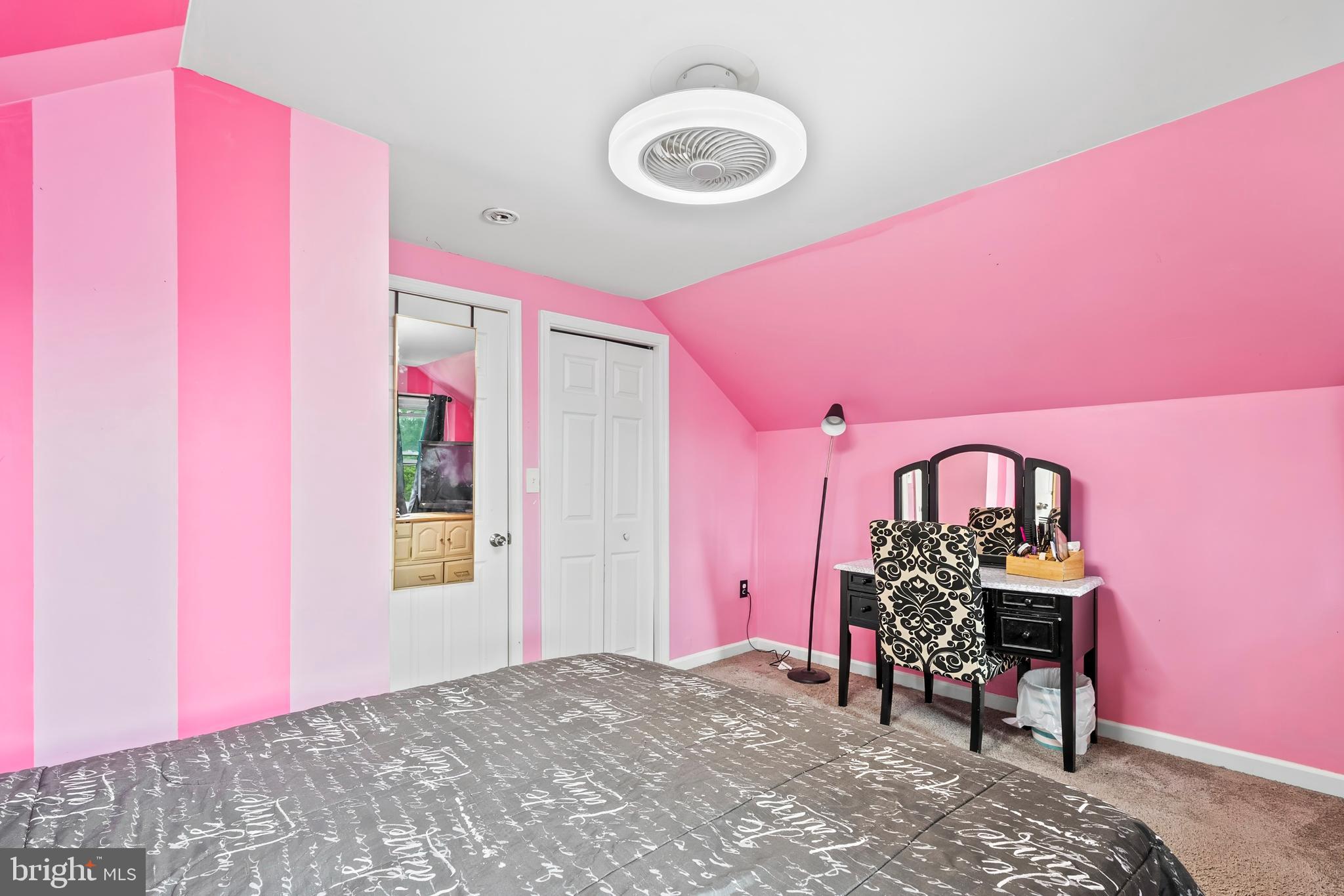 WILLIAMSBURG - Residential