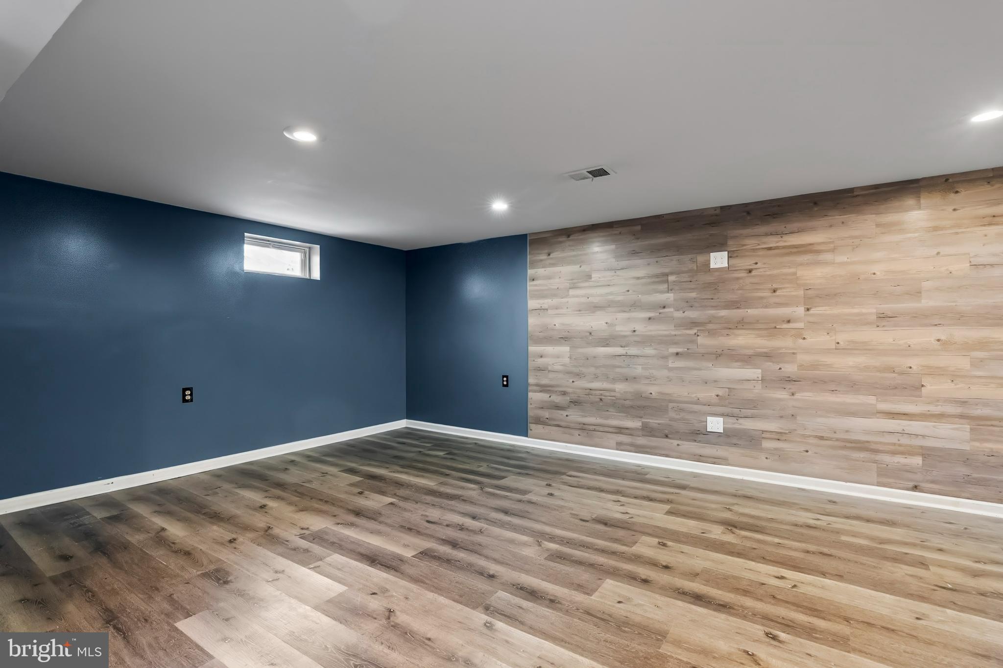 WILLIAMSBURG - Residential