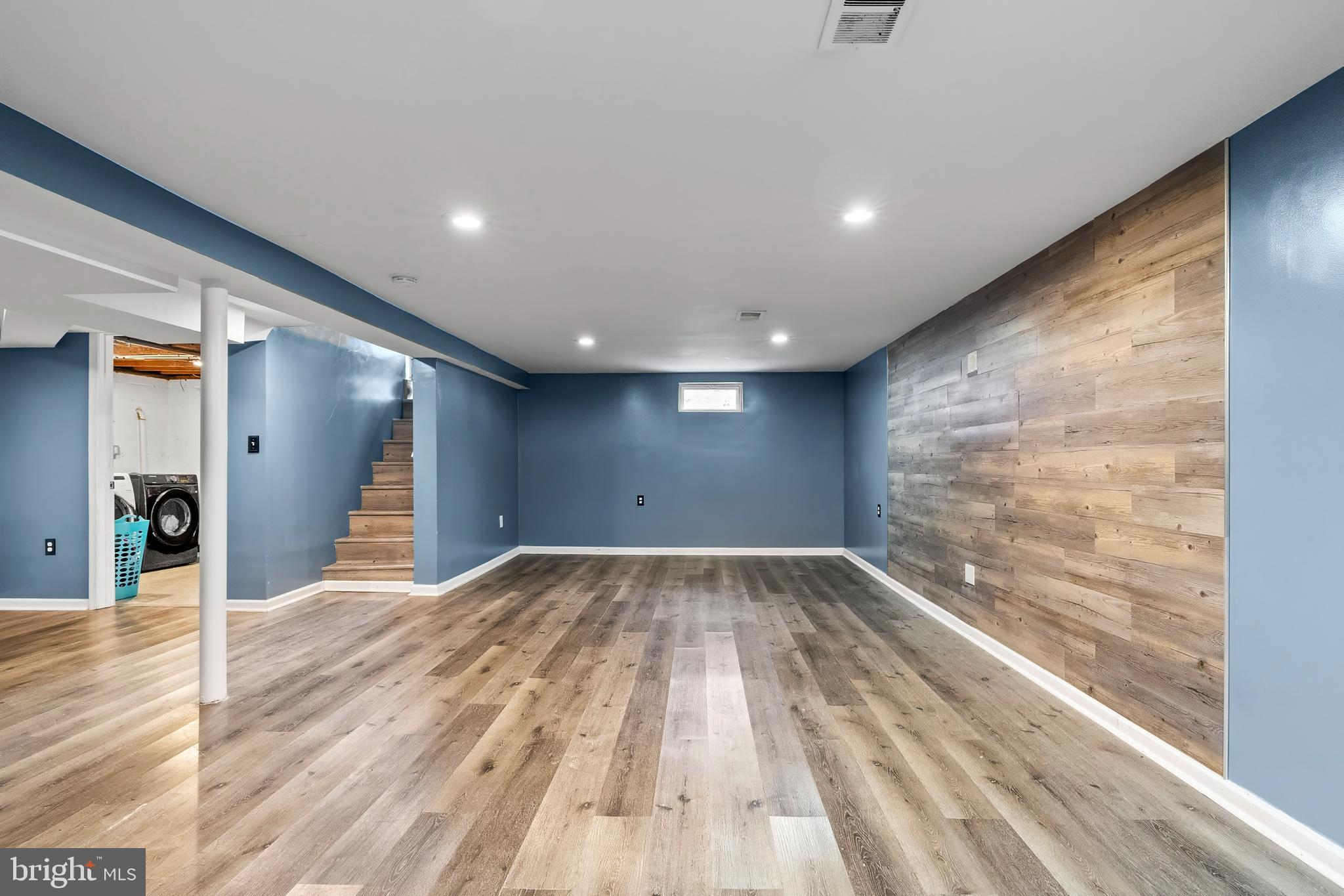 WILLIAMSBURG - Residential