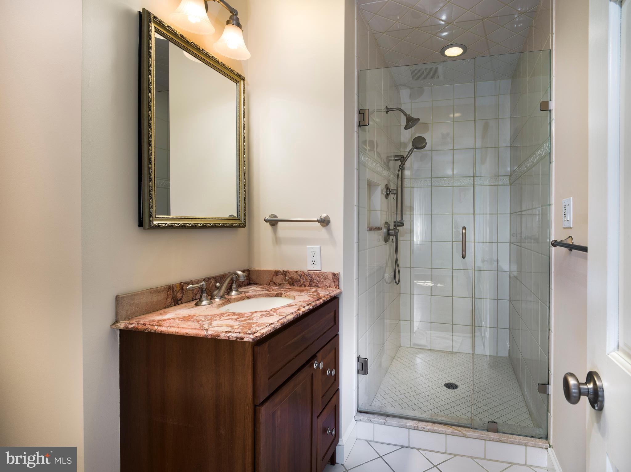 WYNNEWOOD - Residential