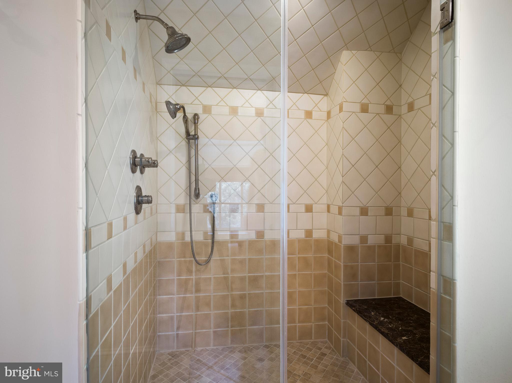 WYNNEWOOD - Residential