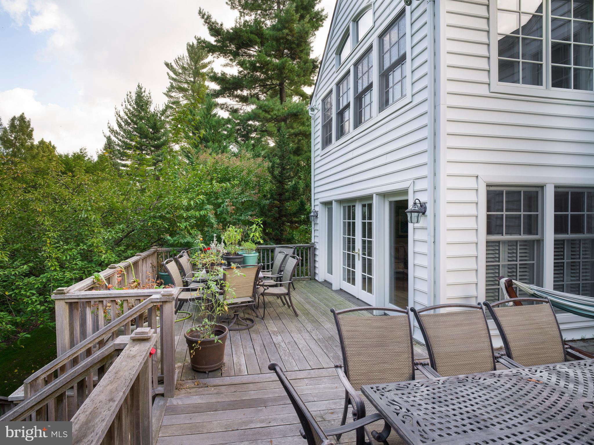 WYNNEWOOD - Residential