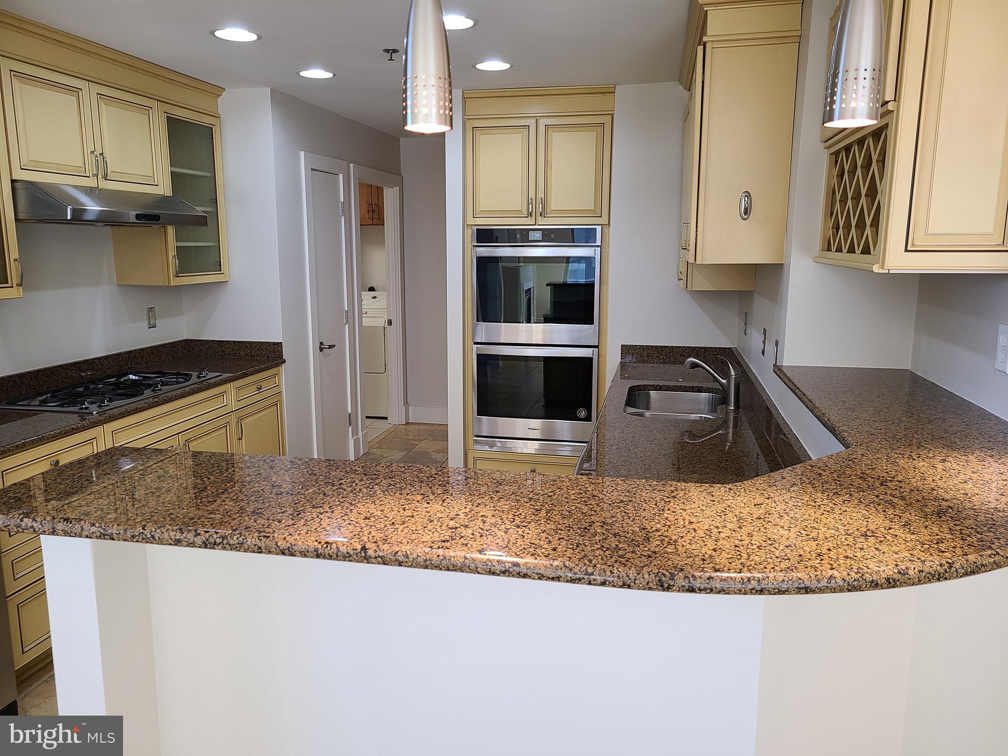 HARBOR EAST - Residential