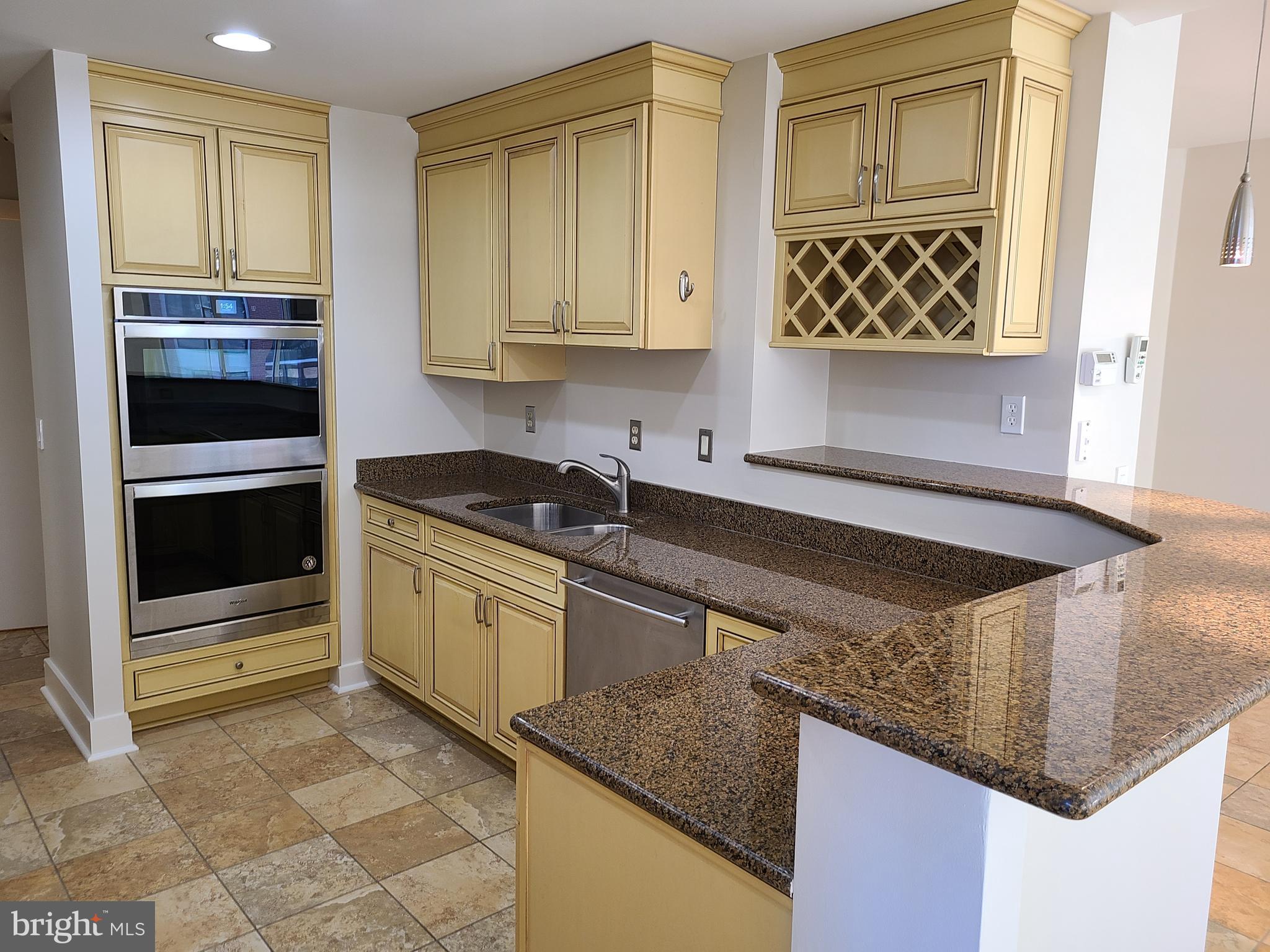 HARBOR EAST - Residential